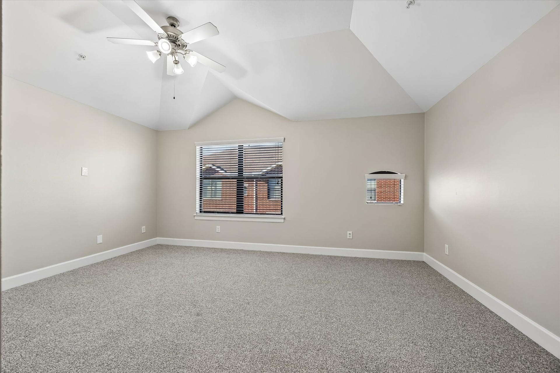 2710 Hullsmith Drive, #1104, Houston, TX 77063 Primary Bedroom