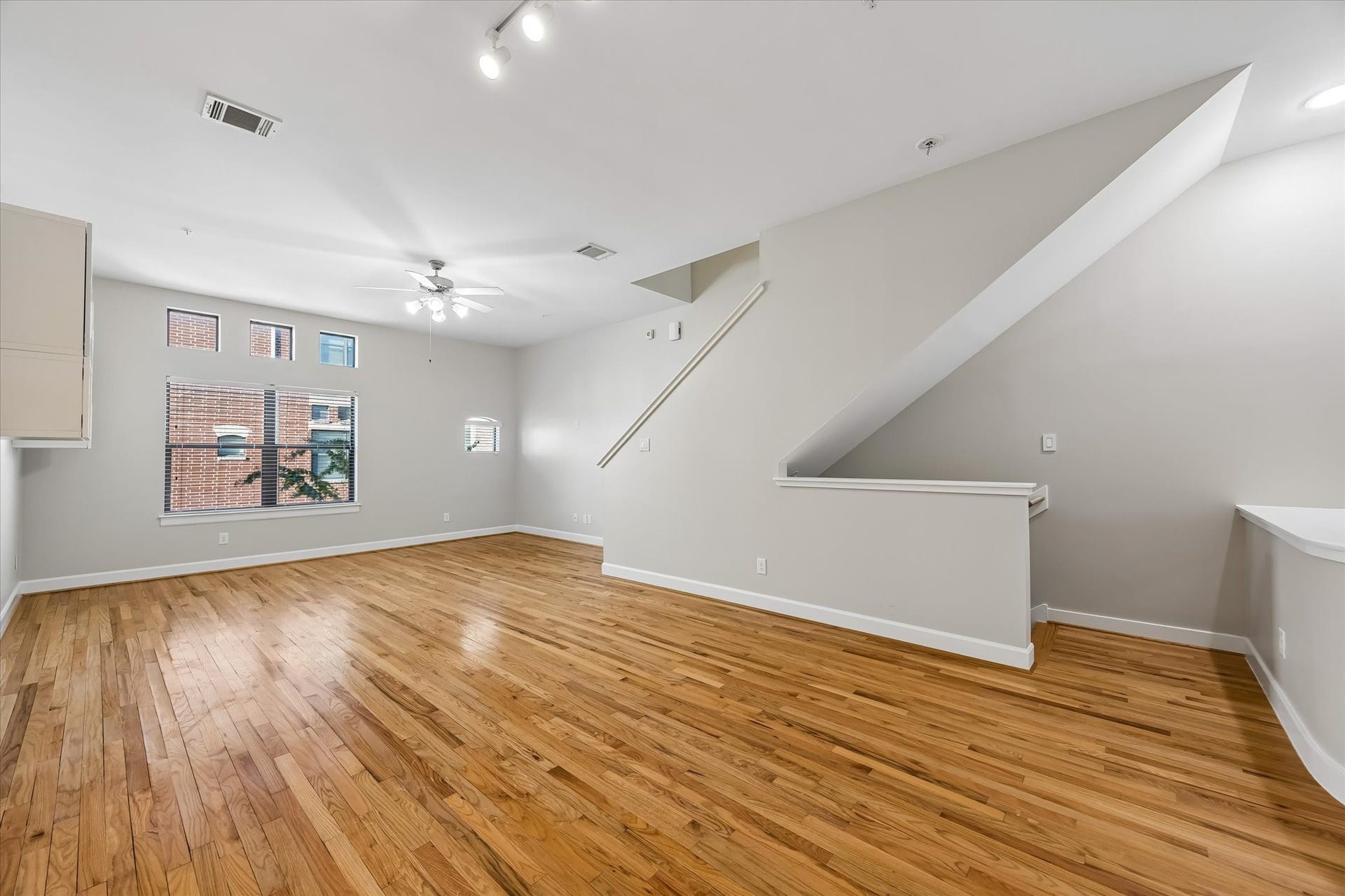 2710 Hullsmith Drive, #1104, Houston, TX 77063 2710 Hullsmith Drive, #1104, Houston, TX 77063