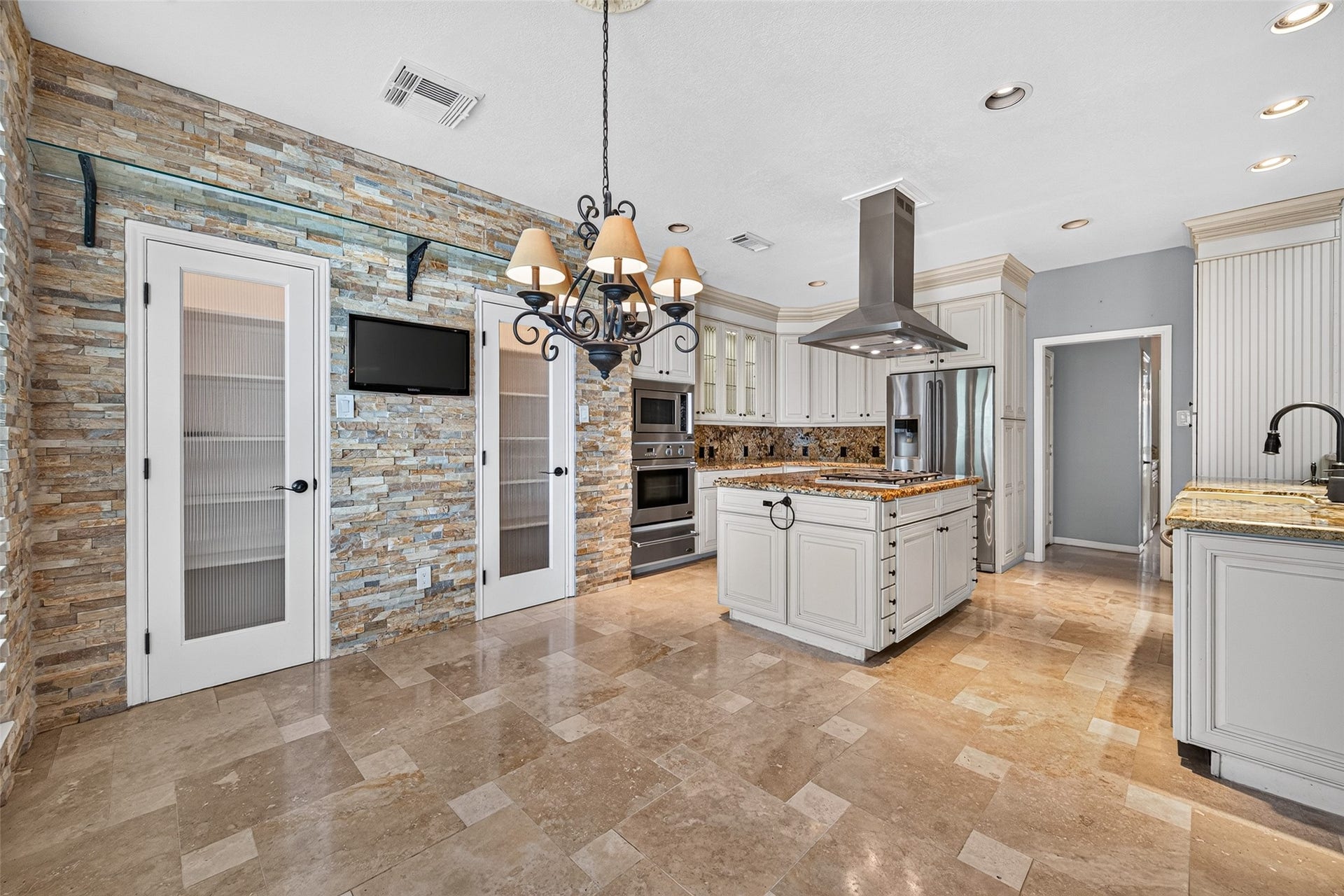 2321 S Lake Drive, League City, TX 77573 2321 S Lake Drive, League City, TX 77573