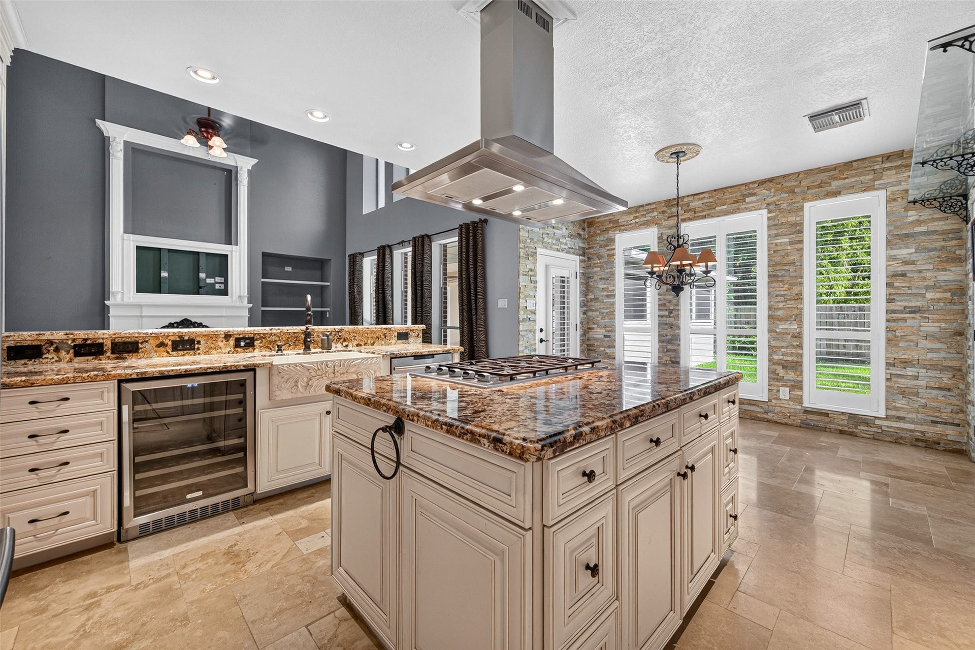 2321 S Lake Drive, League City, TX 77573 2321 S Lake Drive, League City, TX 77573