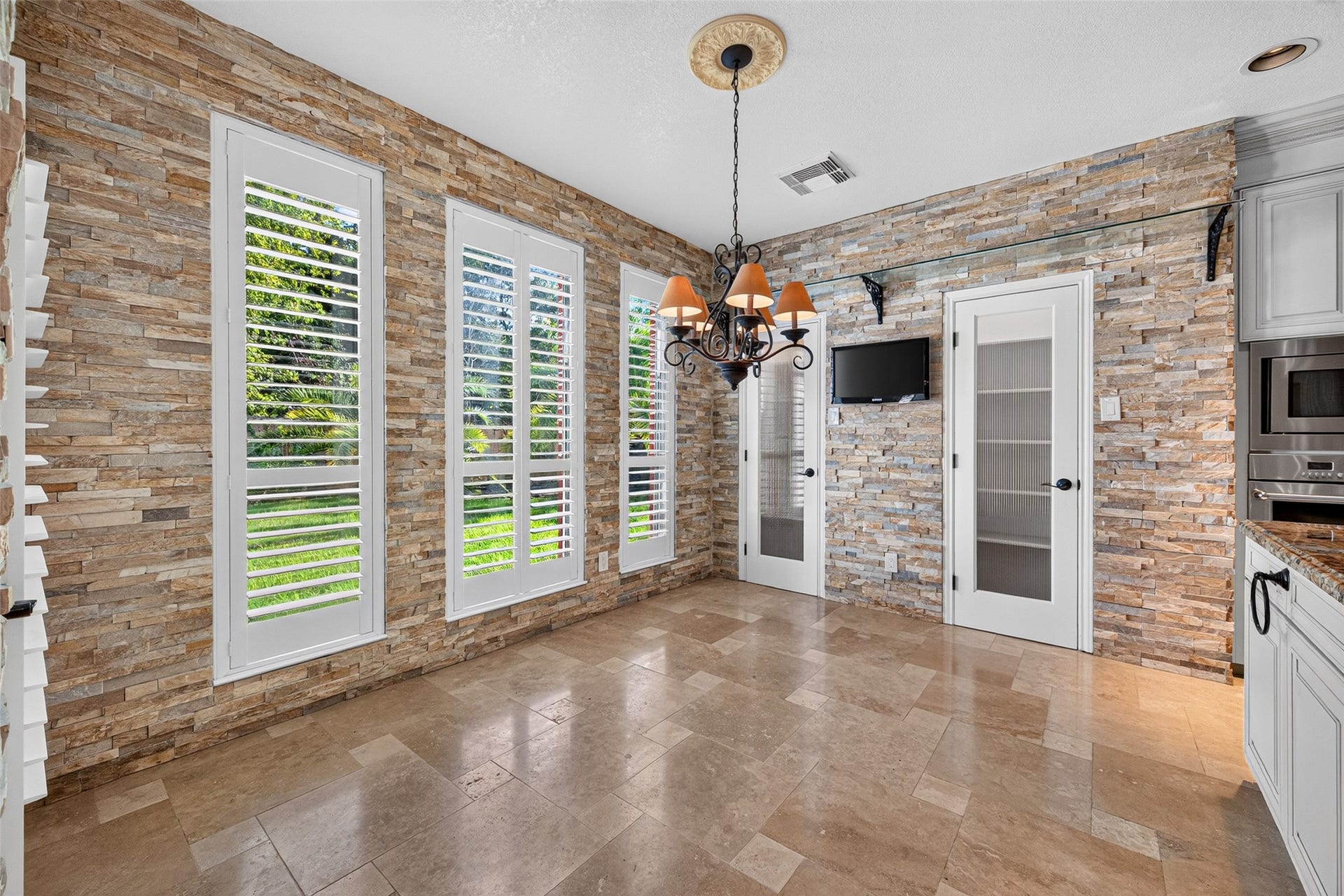 2321 S Lake Drive, League City, TX 77573 2321 S Lake Drive, League City, TX 77573