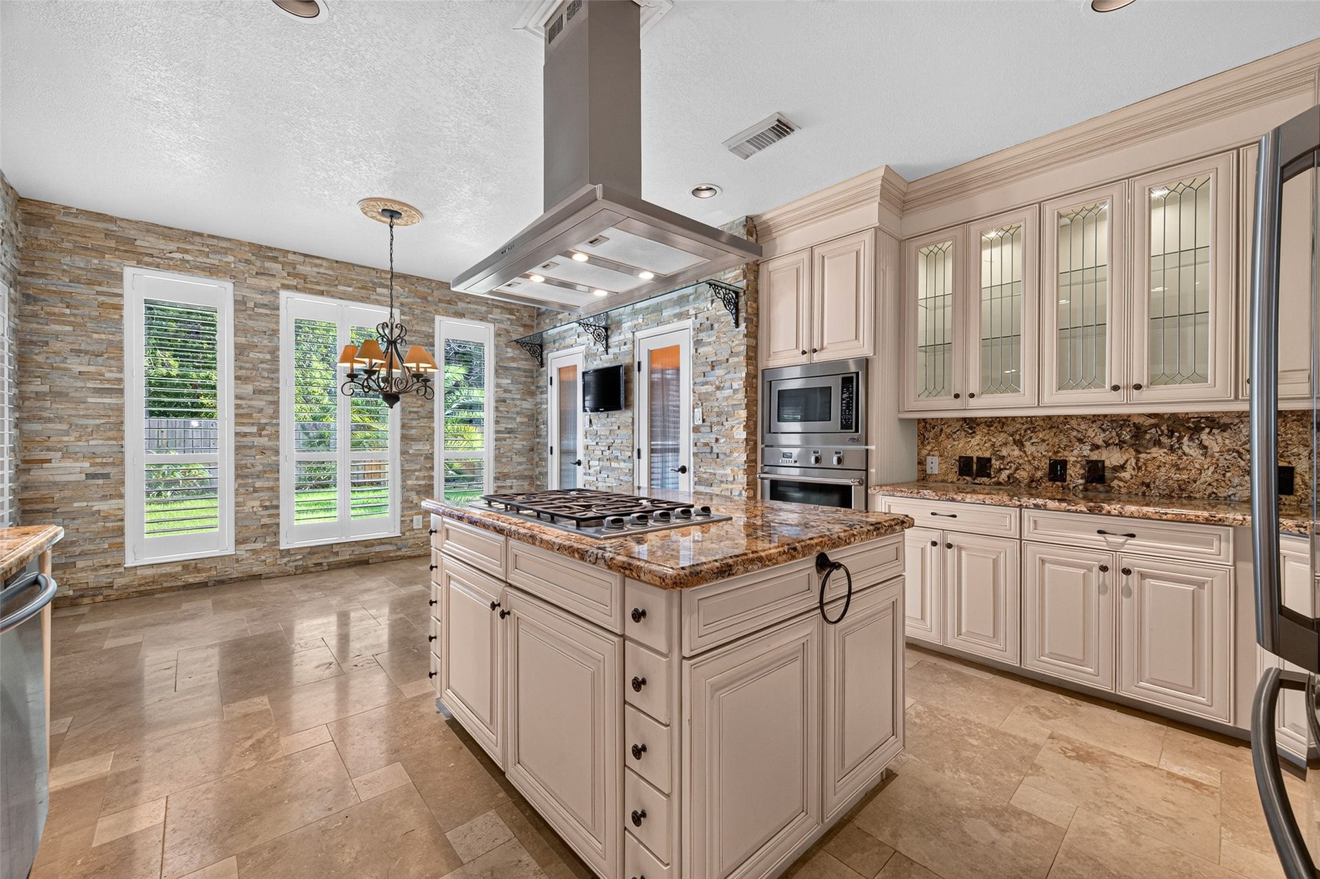 2321 S Lake Drive, League City, TX 77573 2321 S Lake Drive, League City, TX 77573