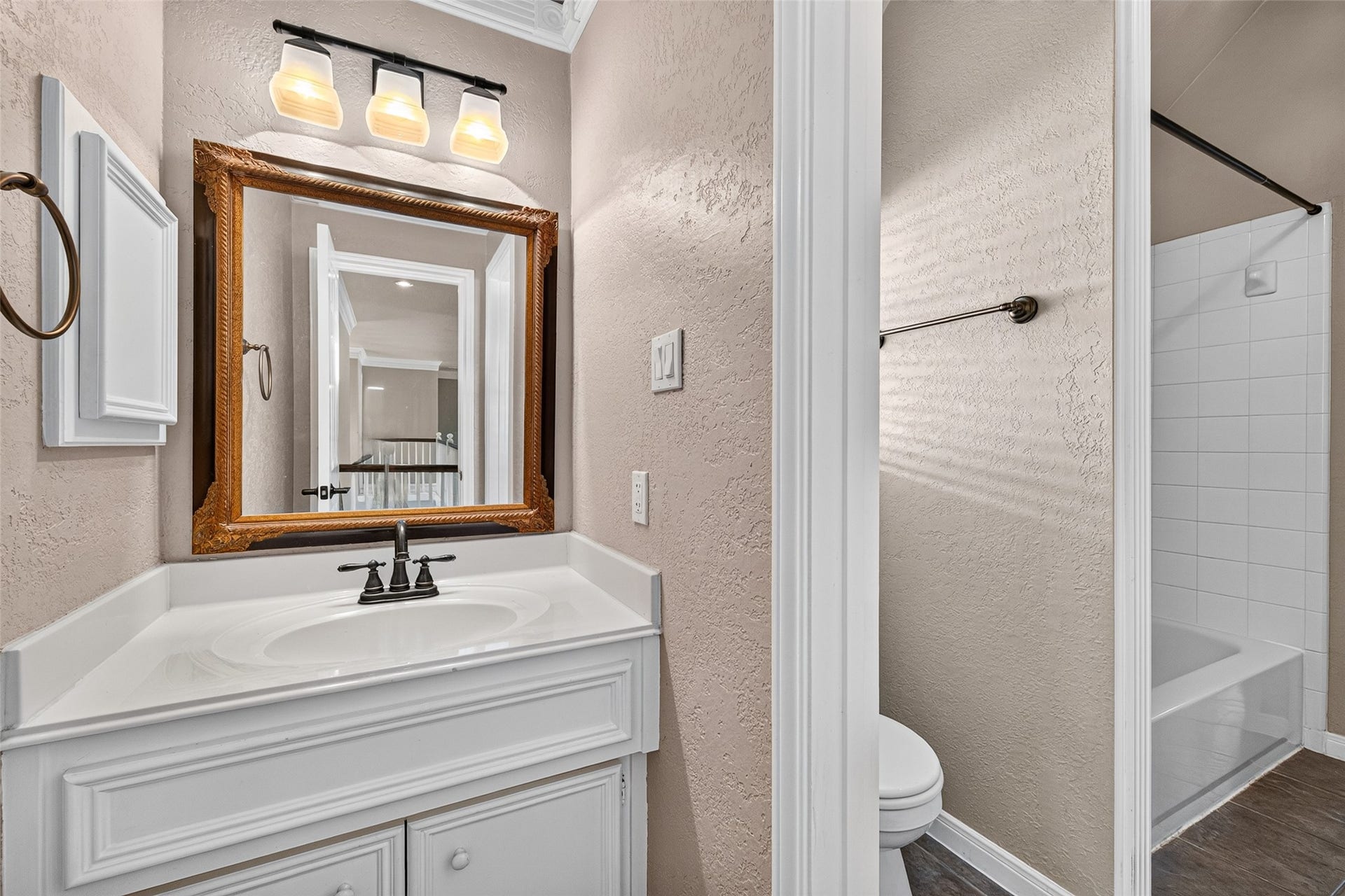 2321 S Lake Drive, League City, TX 77573 2321 S Lake Drive, League City, TX 77573