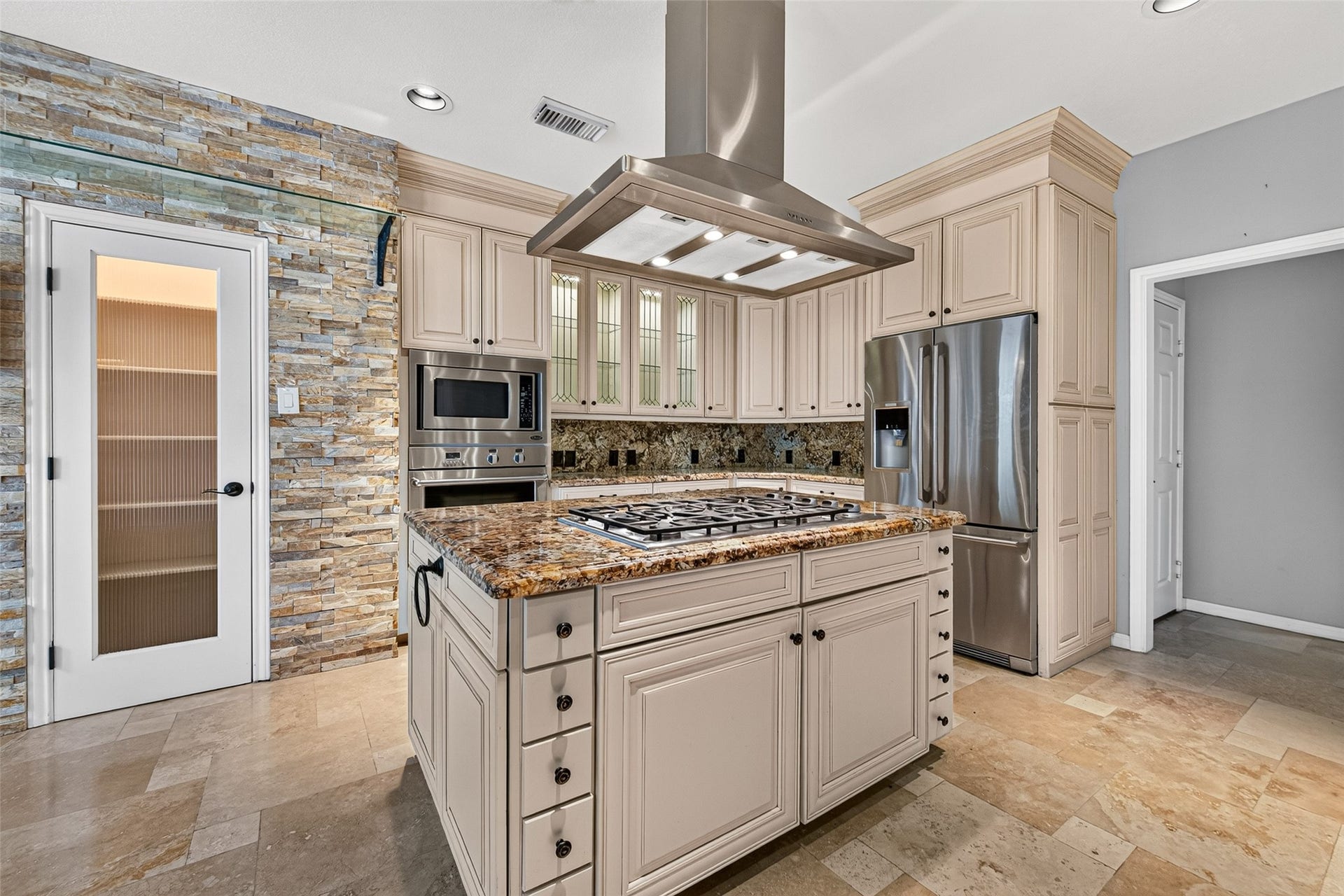 2321 S Lake Drive, League City, TX 77573 2321 S Lake Drive, League City, TX 77573