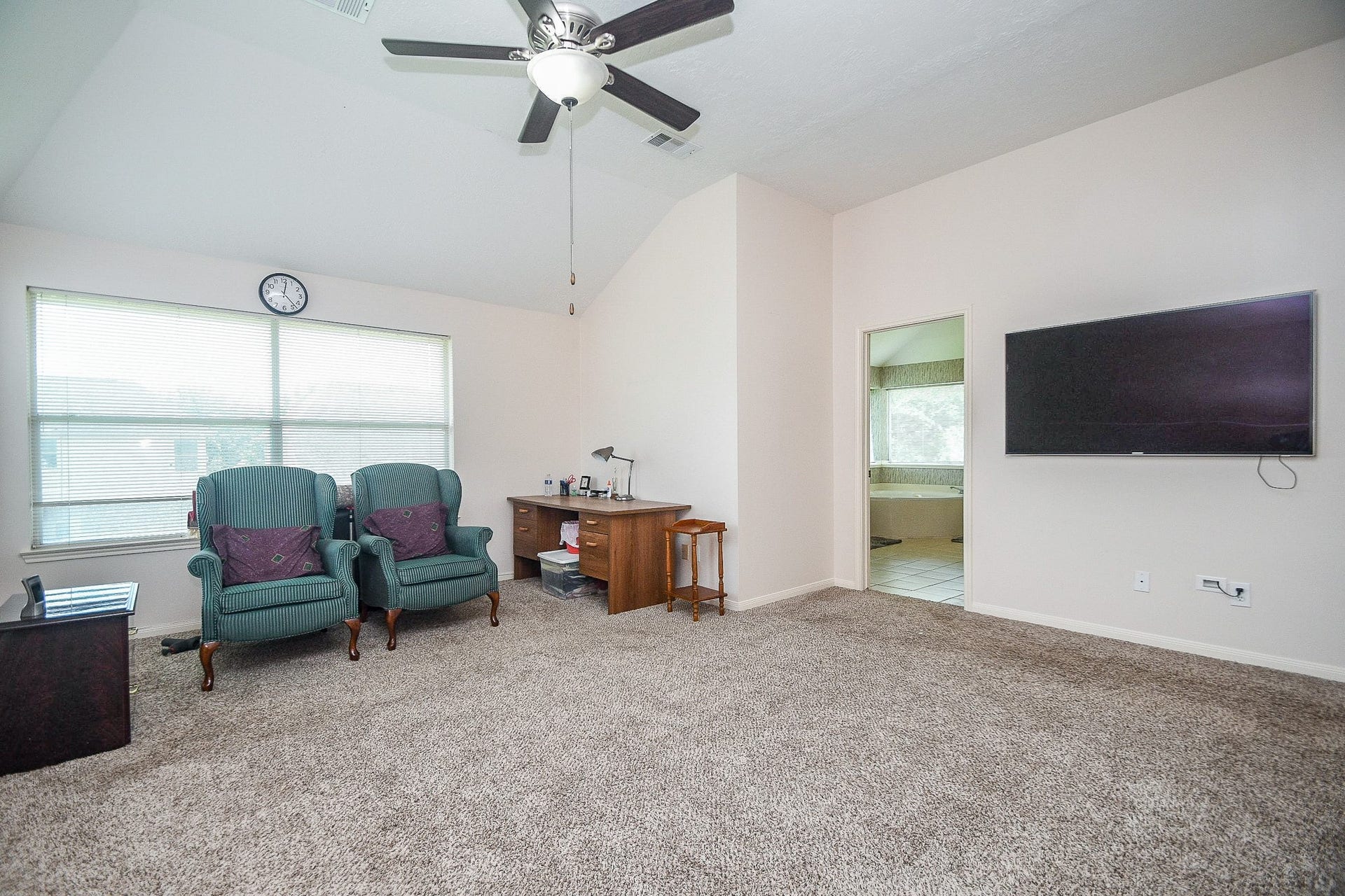 15715 Brookwood Lake Place, Sugar Land, TX 77498 Another view of the wonderful space in the primary bed.