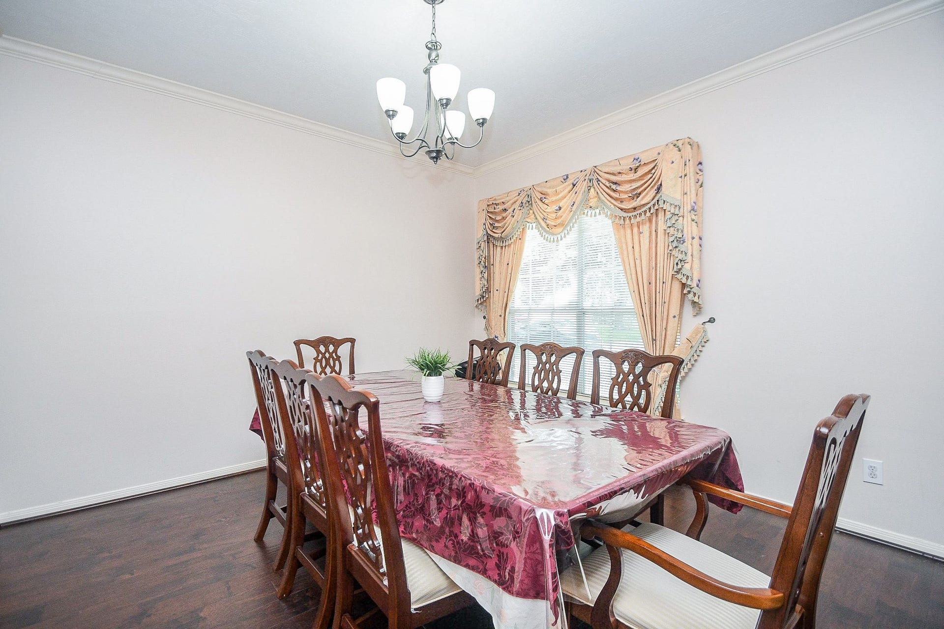 15715 Brookwood Lake Place, Sugar Land, TX 77498 Formal dining situated just off the entry point and connected to the kitchen for ease of access.