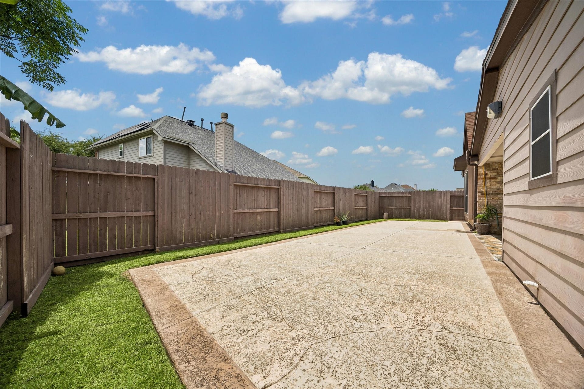 1226 Oxford Mills Lane, Sugar Land, TX 77479