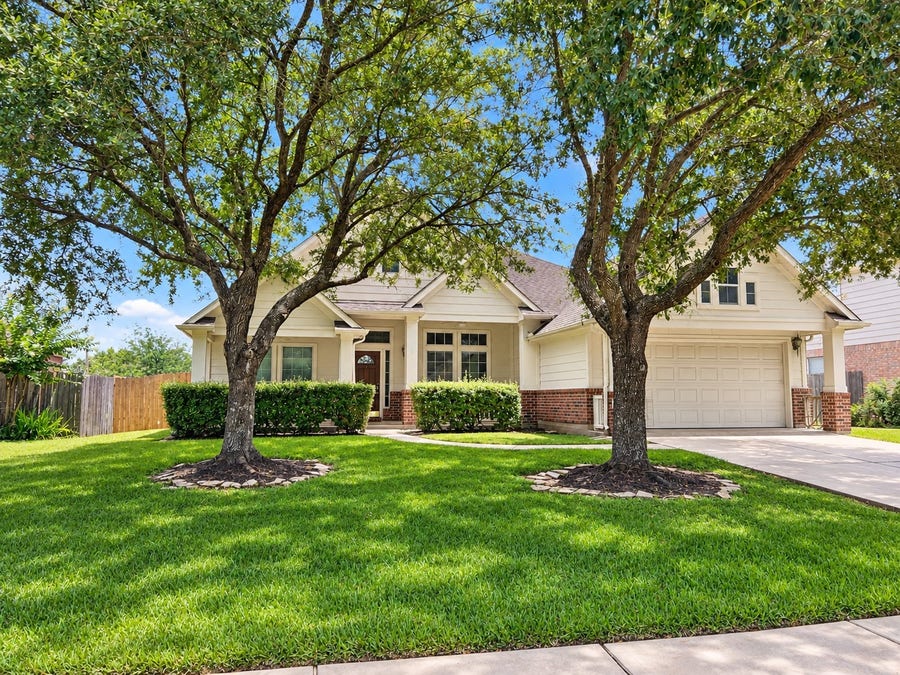 Property photo for 14015 Blue Vista Drive, Sugar Land, TX