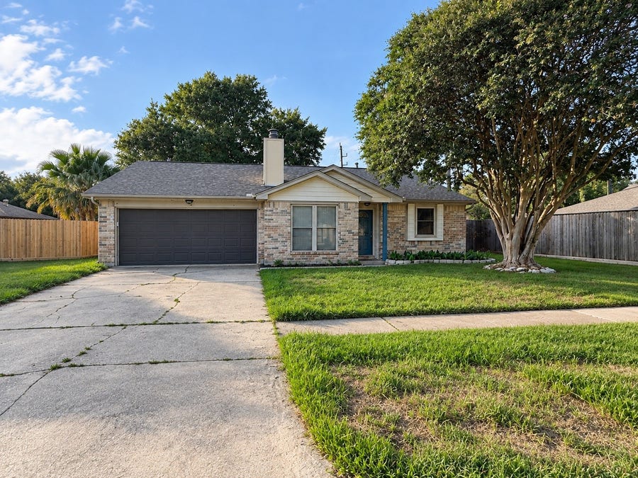 Property photo for 21311 Greenham Drive, Spring, TX