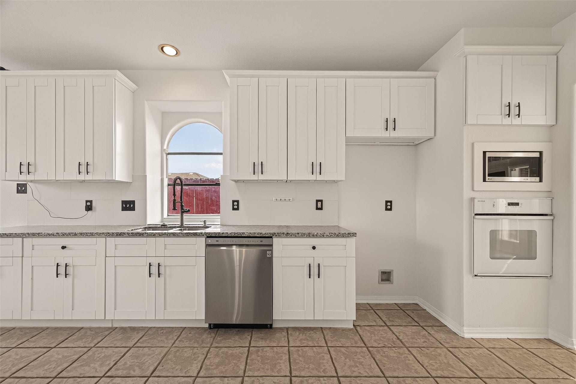 3804 Dunlavy Drive, Pearland, TX 77581 Kitchen
