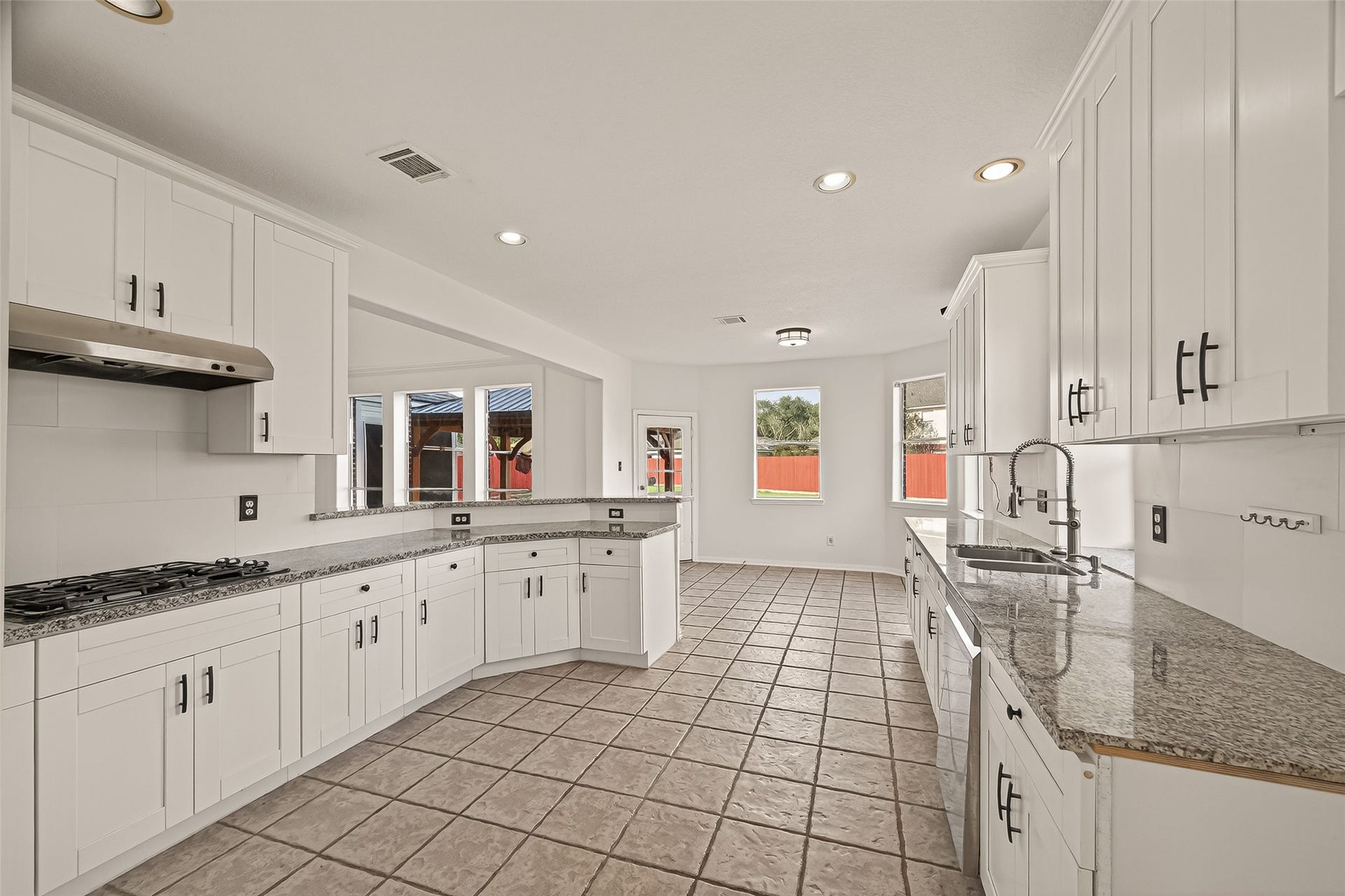 3804 Dunlavy Drive, Pearland, TX 77581 Kitchen