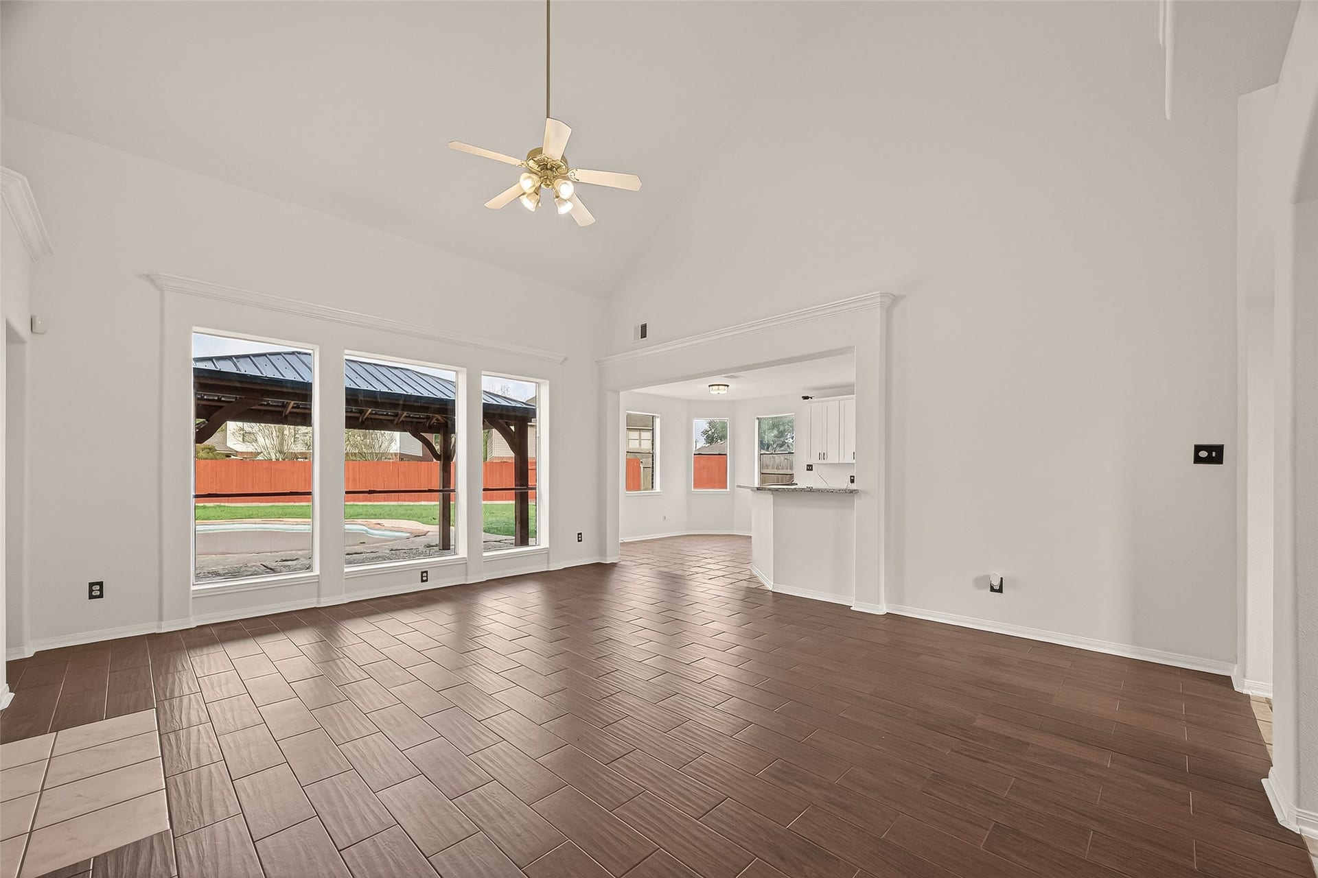 3804 Dunlavy Drive, Pearland, TX 77581 Living room