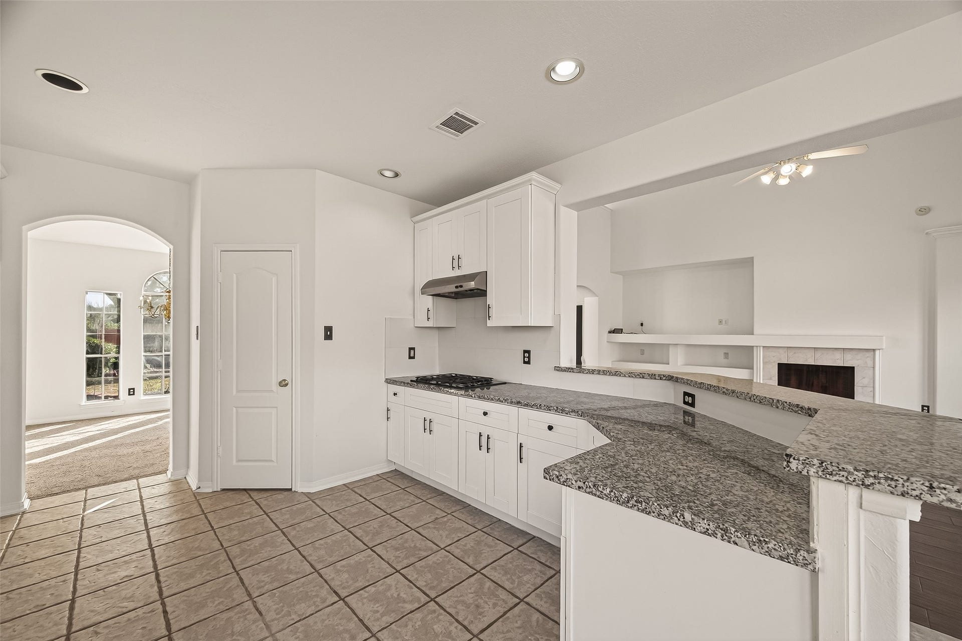 3804 Dunlavy Drive, Pearland, TX 77581 Kitchen