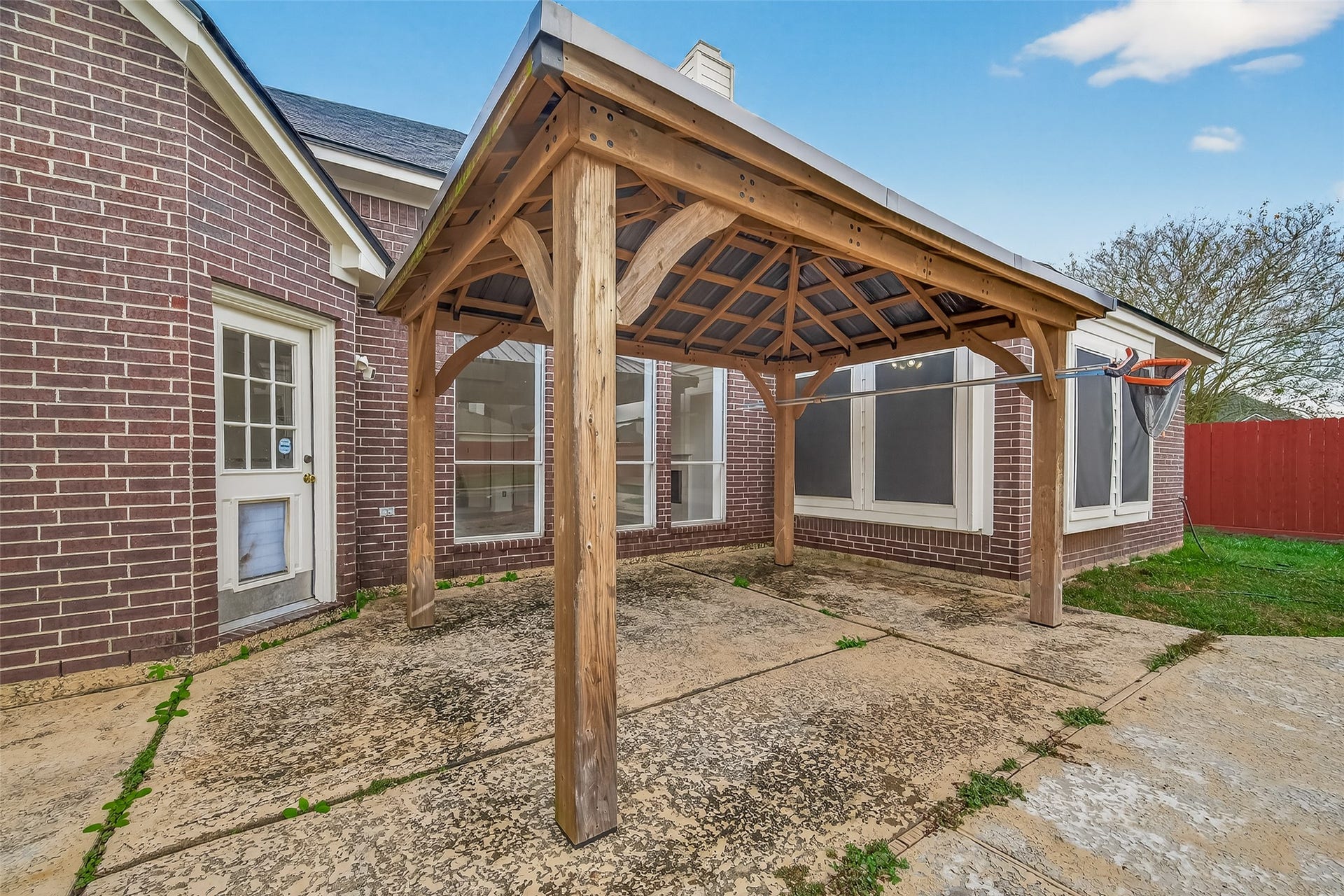 3804 Dunlavy Drive, Pearland, TX 77581 Backyad
