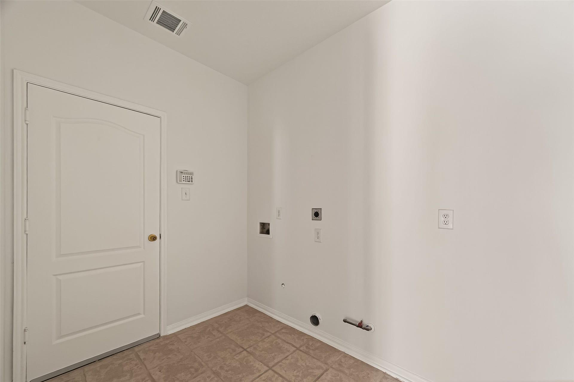 3804 Dunlavy Drive, Pearland, TX 77581 Laundry Room Access to Garage