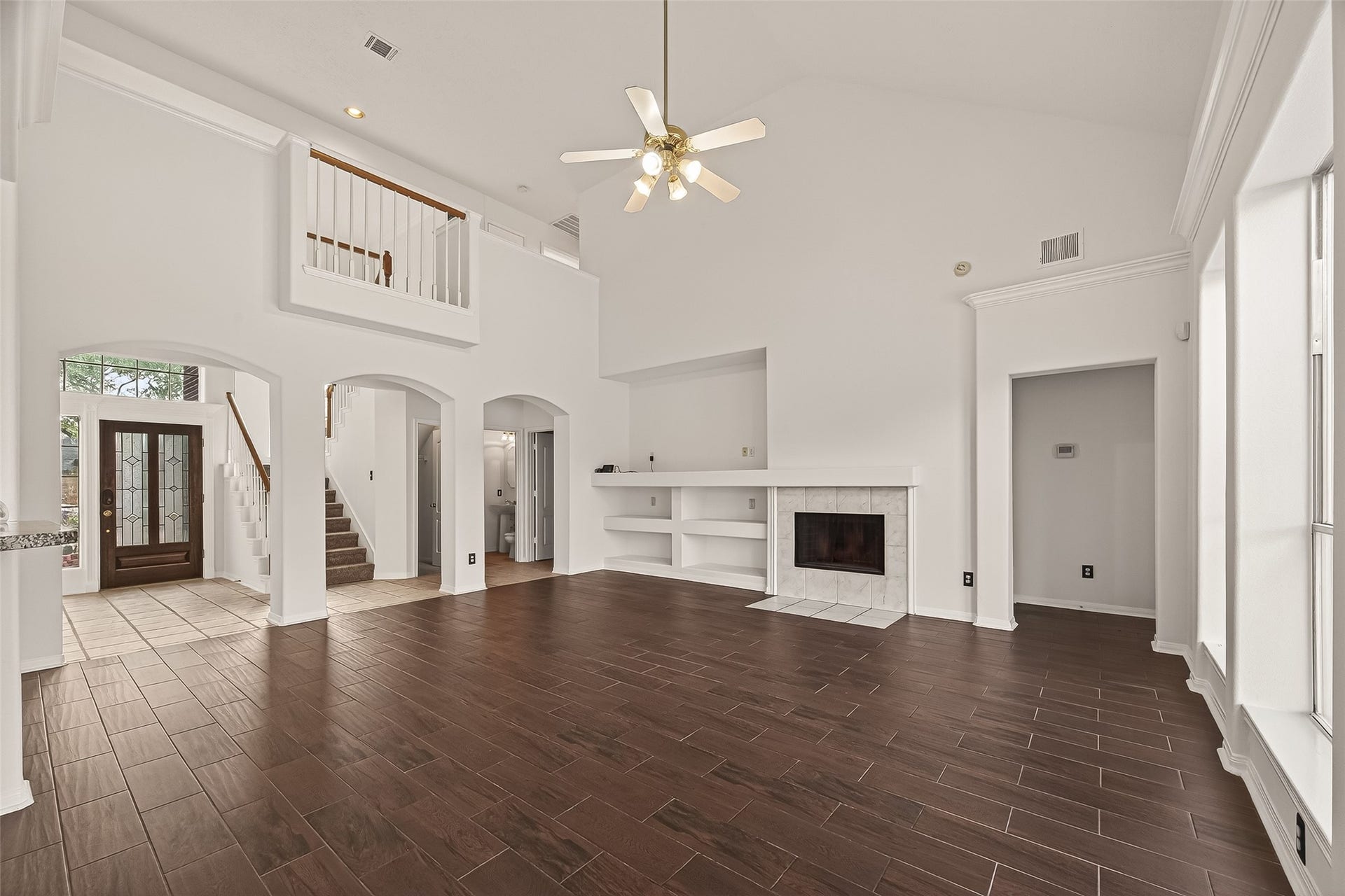 3804 Dunlavy Drive, Pearland, TX 77581 Living room