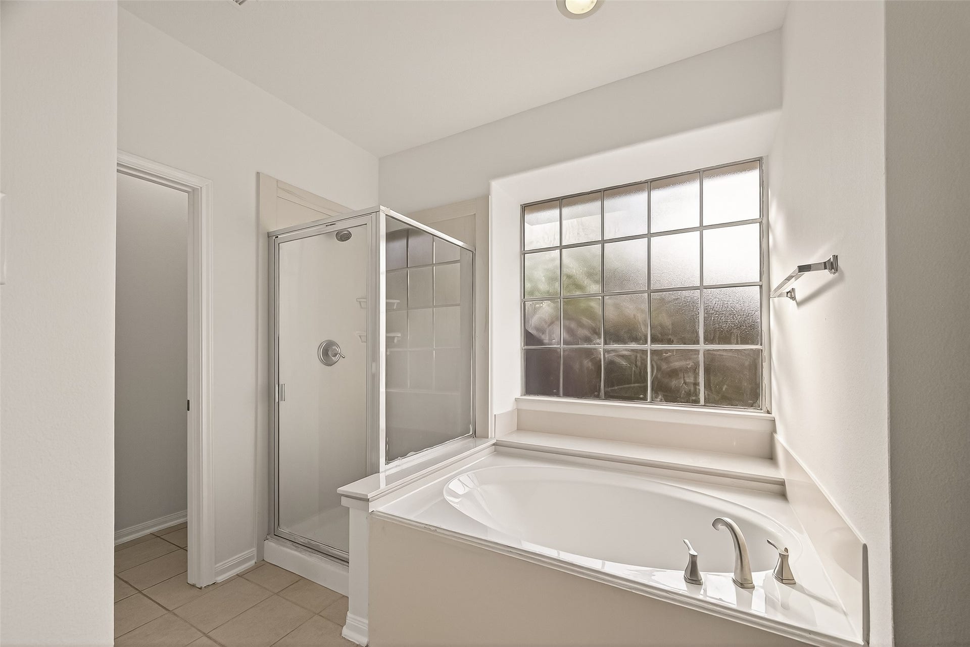 3804 Dunlavy Drive, Pearland, TX 77581 Primary Bathroom