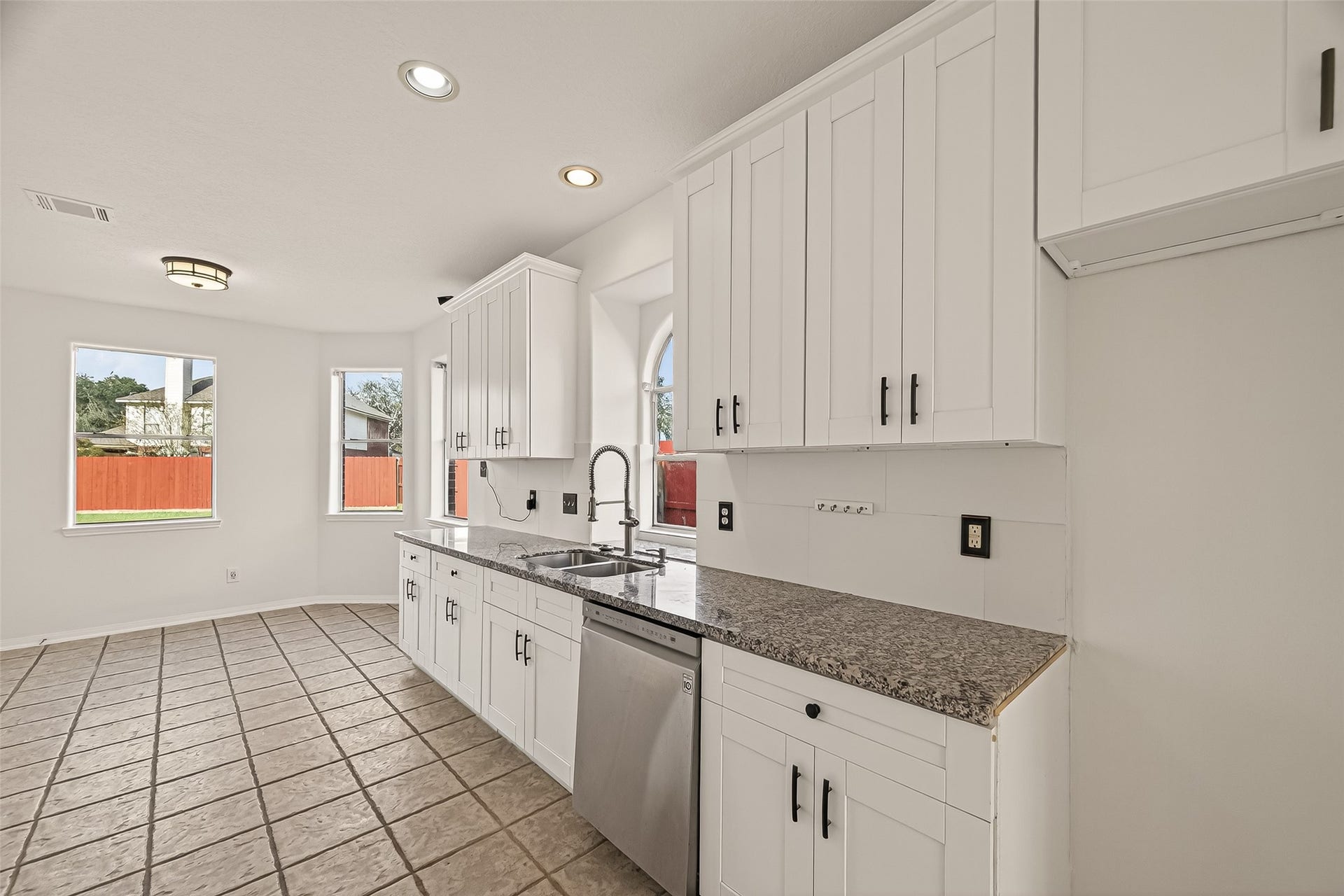 3804 Dunlavy Drive, Pearland, TX 77581 Kitchen