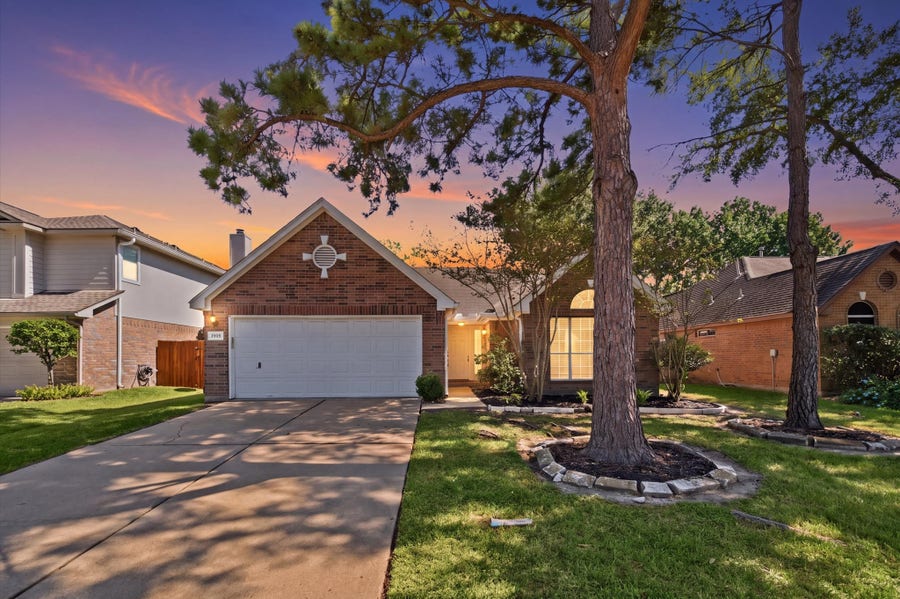 Property photo for 10026 Elm Meadow Trail, Houston, TX