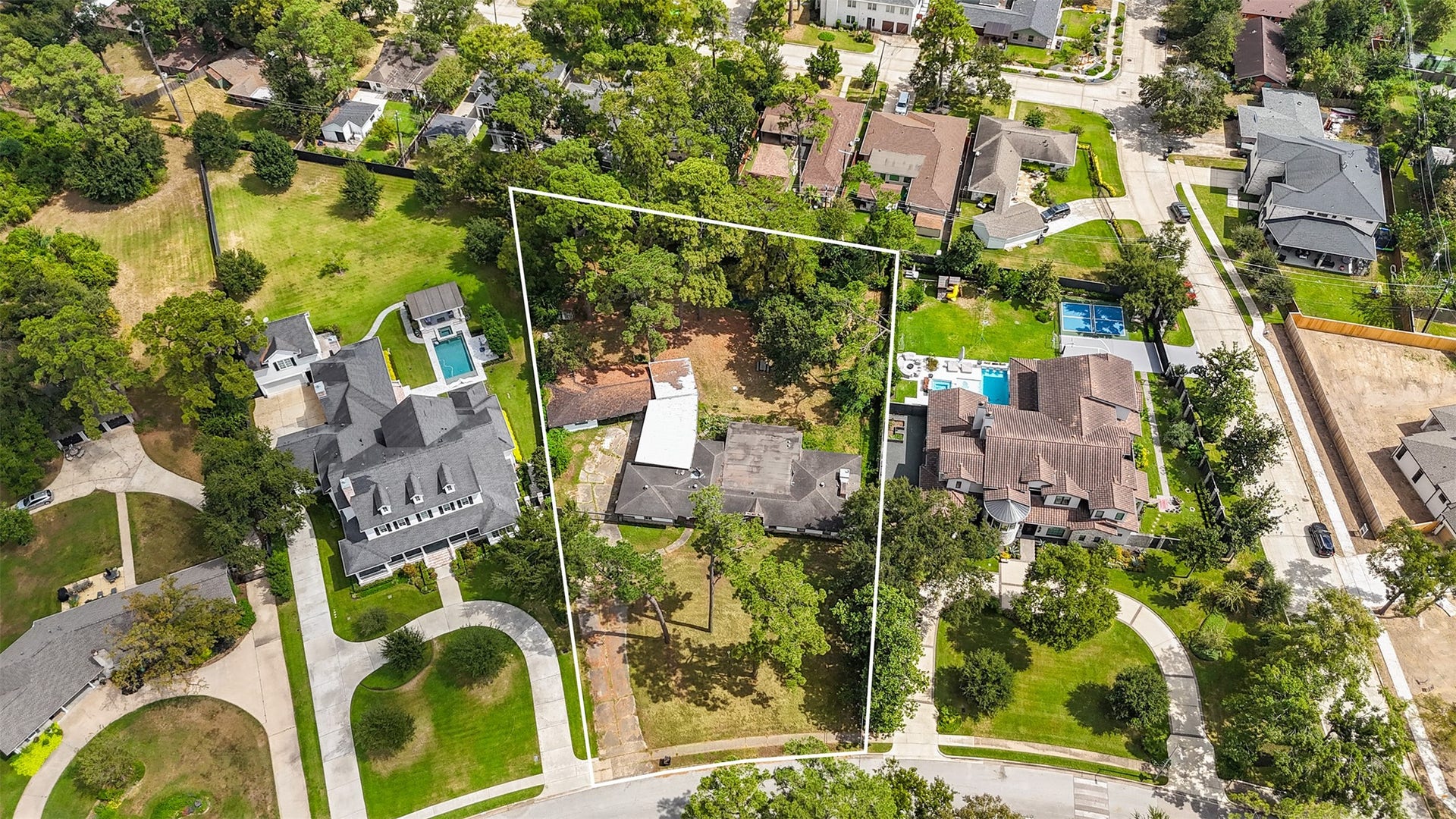 1310 Sue Barnett Drive, Houston, TX 77018
