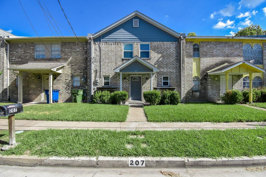 Property photo for 207 Granberry Street, Humble, TX