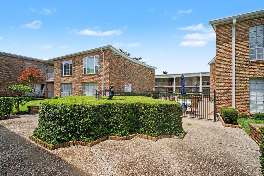 Property photo for 2101 Fountain View Drive, #55, Houston, TX