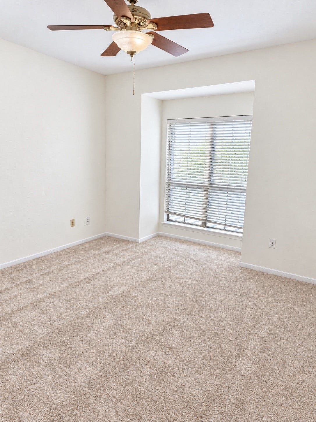 11711 Memorial Drive, #313, Houston, TX 77024 Inviting bedroom with soft new carpet, and an en-suite for everyday convenience