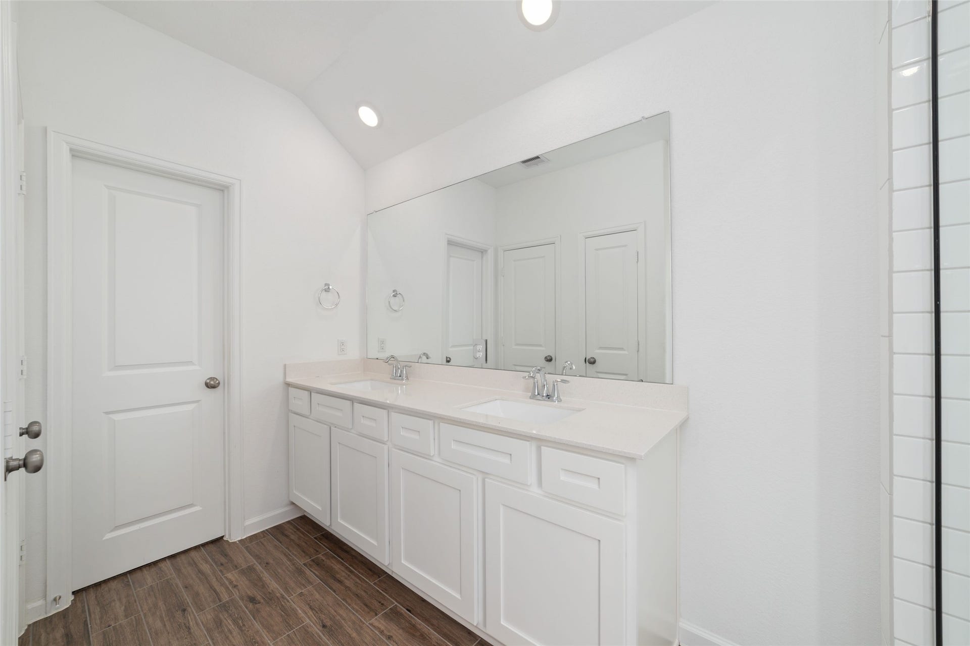 5719 Foggy Vine Court, Fulshear, TX 77441 Primary bathroom with double sink