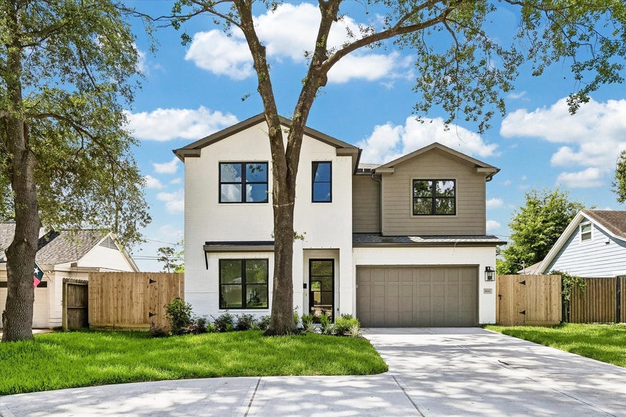 Property photo for 1031 W 43rd Street, Houston, TX