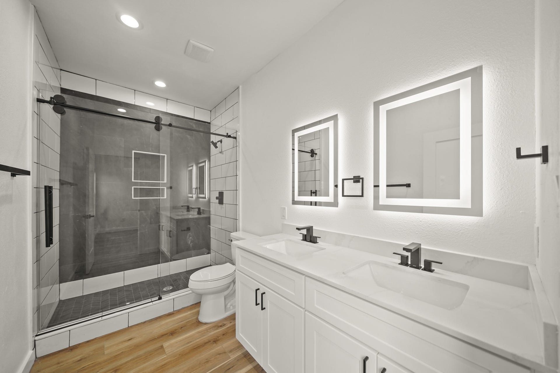 6206 Lyndhurst Drive, #A, Houston, TX 77087 6206 Lyndhurst Drive, #A, Houston, TX 77087