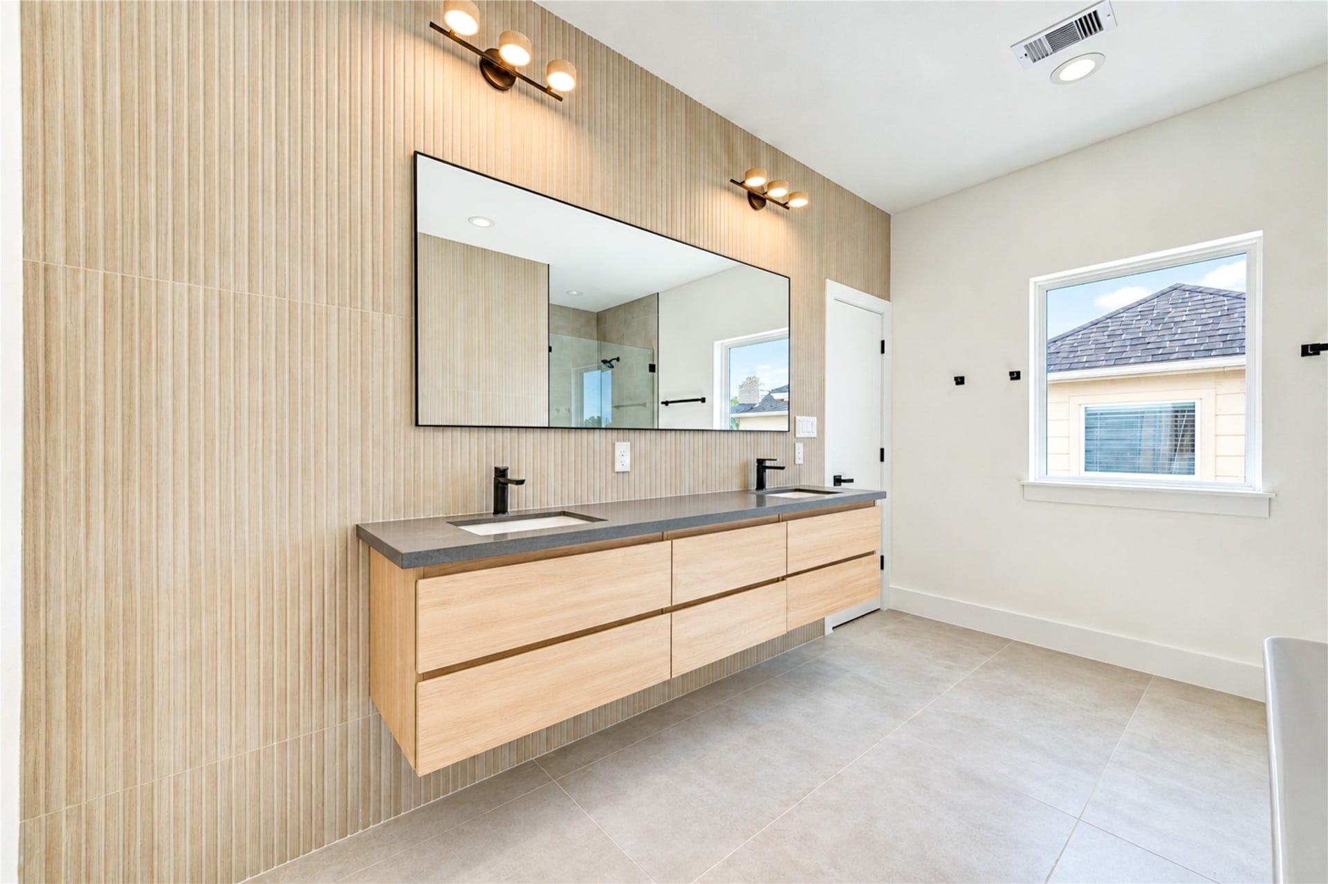 8220 Gladstone Street, #A/B, Houston, TX 77051