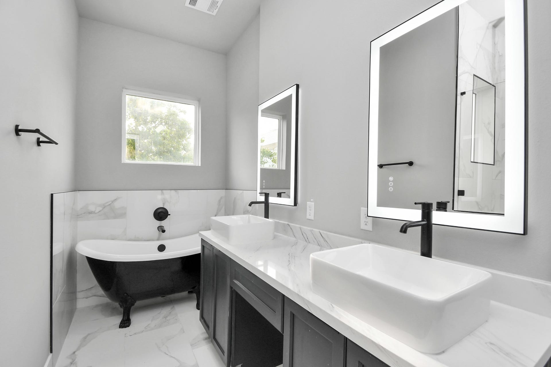 1320 Eberhard Street, Houston, TX 77019 1320 Eberhard Street, Houston, TX 77019