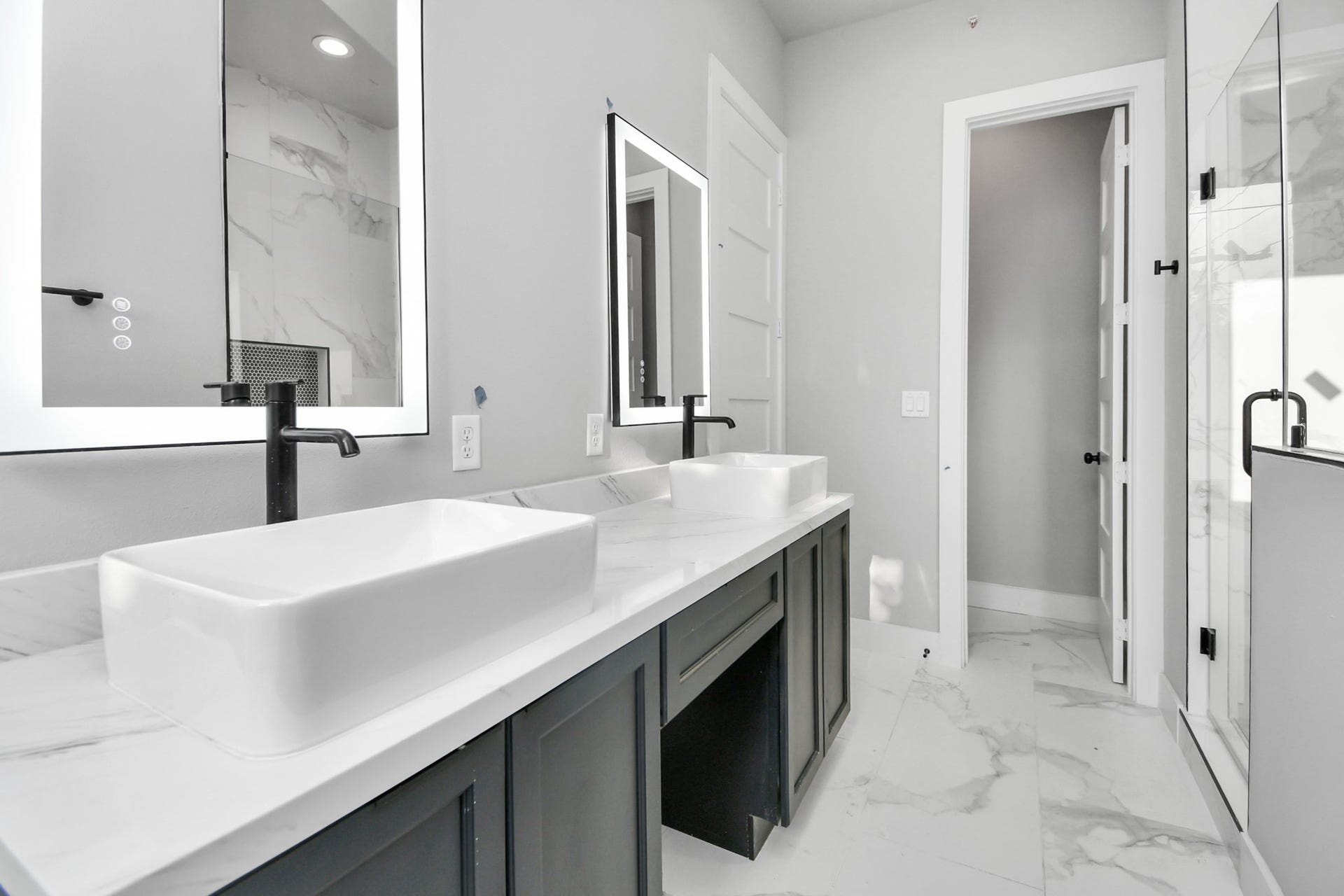 1320 Eberhard Street, Houston, TX 77019 1320 Eberhard Street, Houston, TX 77019