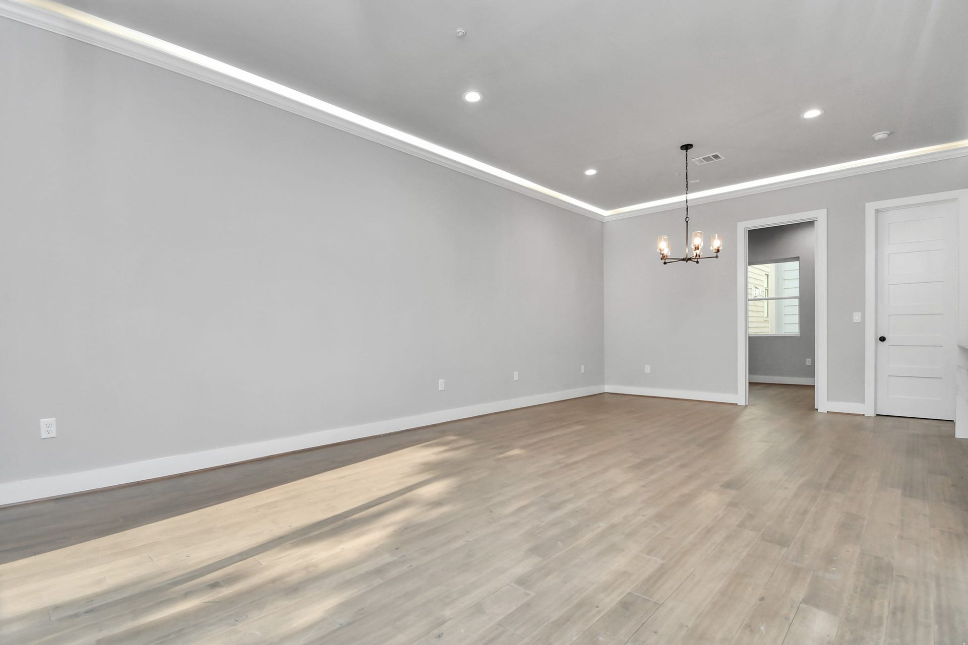 1320 Eberhard Street, Houston, TX 77019 1320 Eberhard Street, Houston, TX 77019