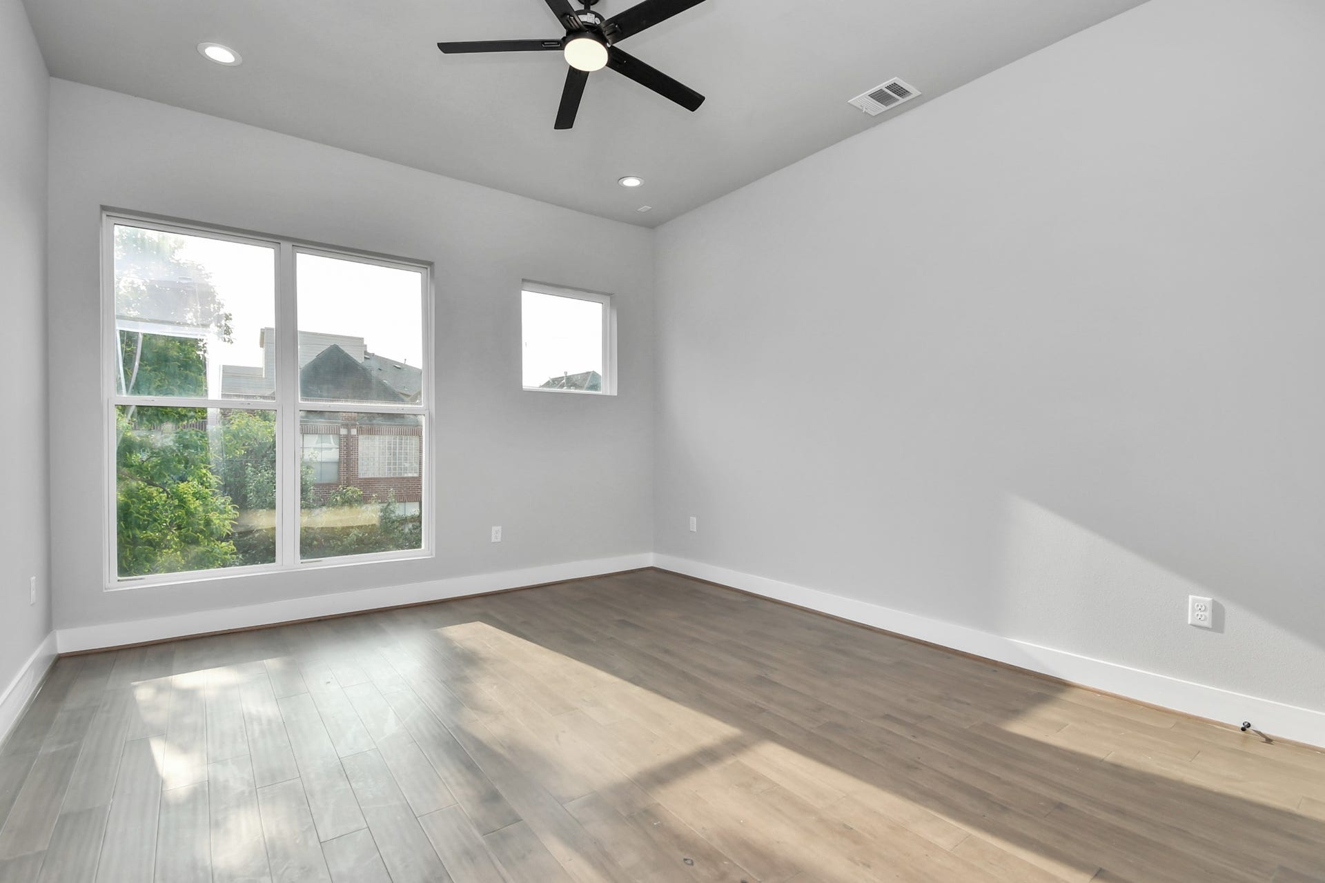 1320 Eberhard Street, Houston, TX 77019 1320 Eberhard Street, Houston, TX 77019