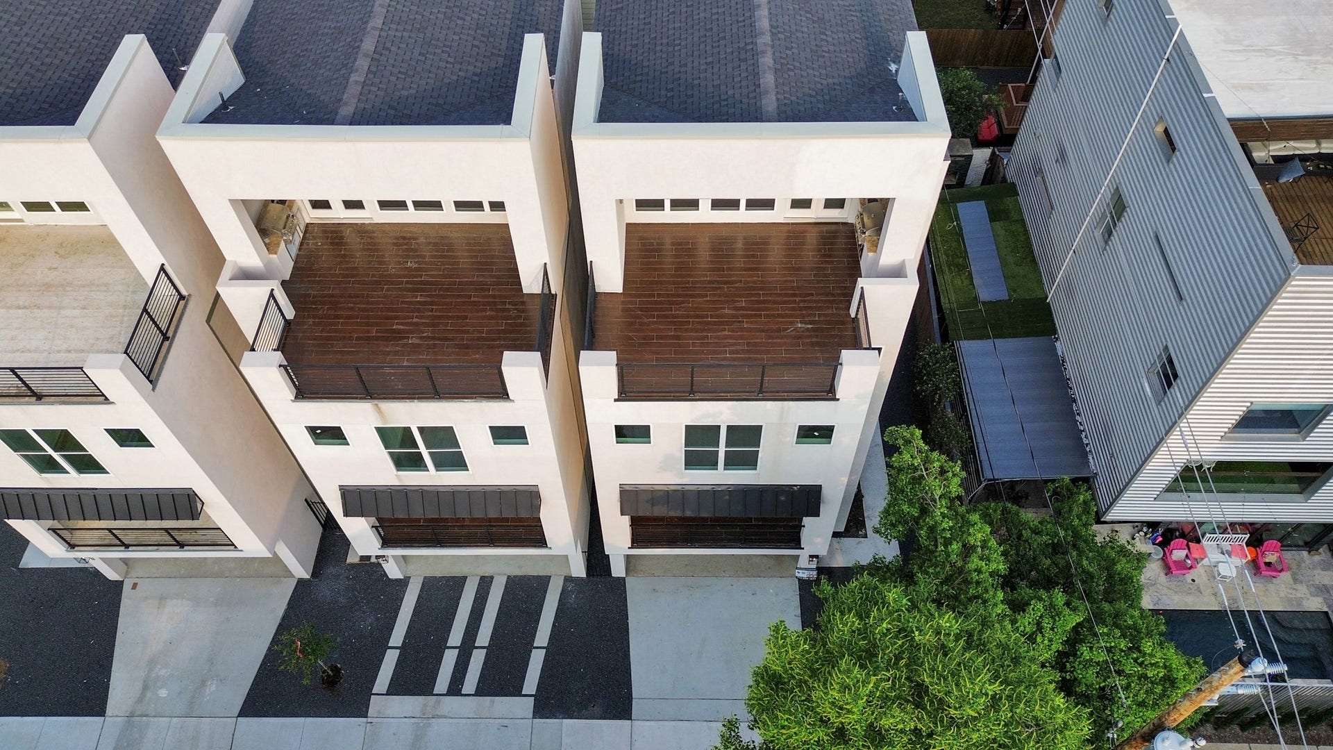 1320 Eberhard Street, Houston, TX 77019 1320 Eberhard Street, Houston, TX 77019