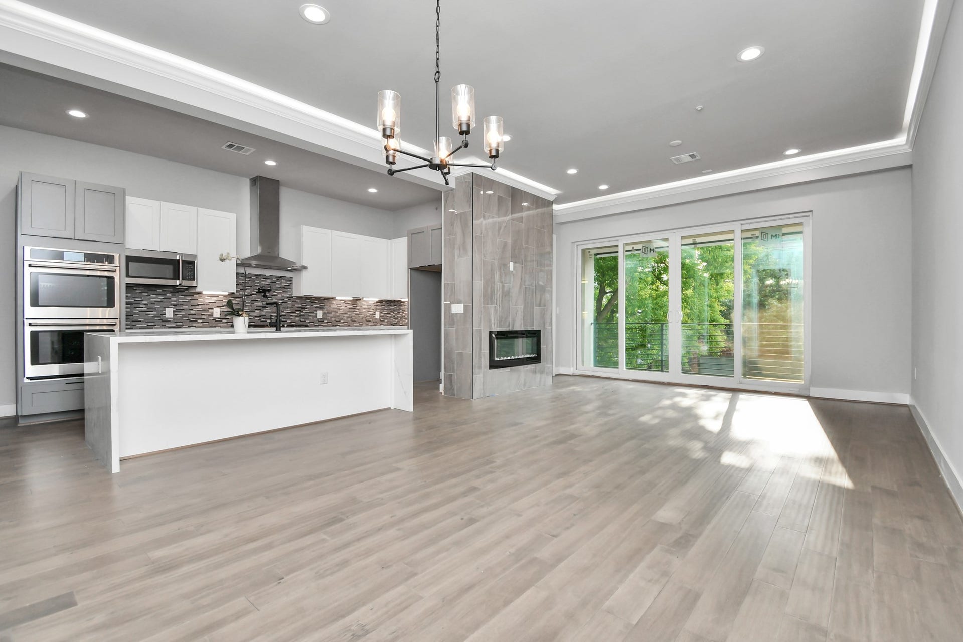 1320 Eberhard Street, Houston, TX 77019 1320 Eberhard Street, Houston, TX 77019