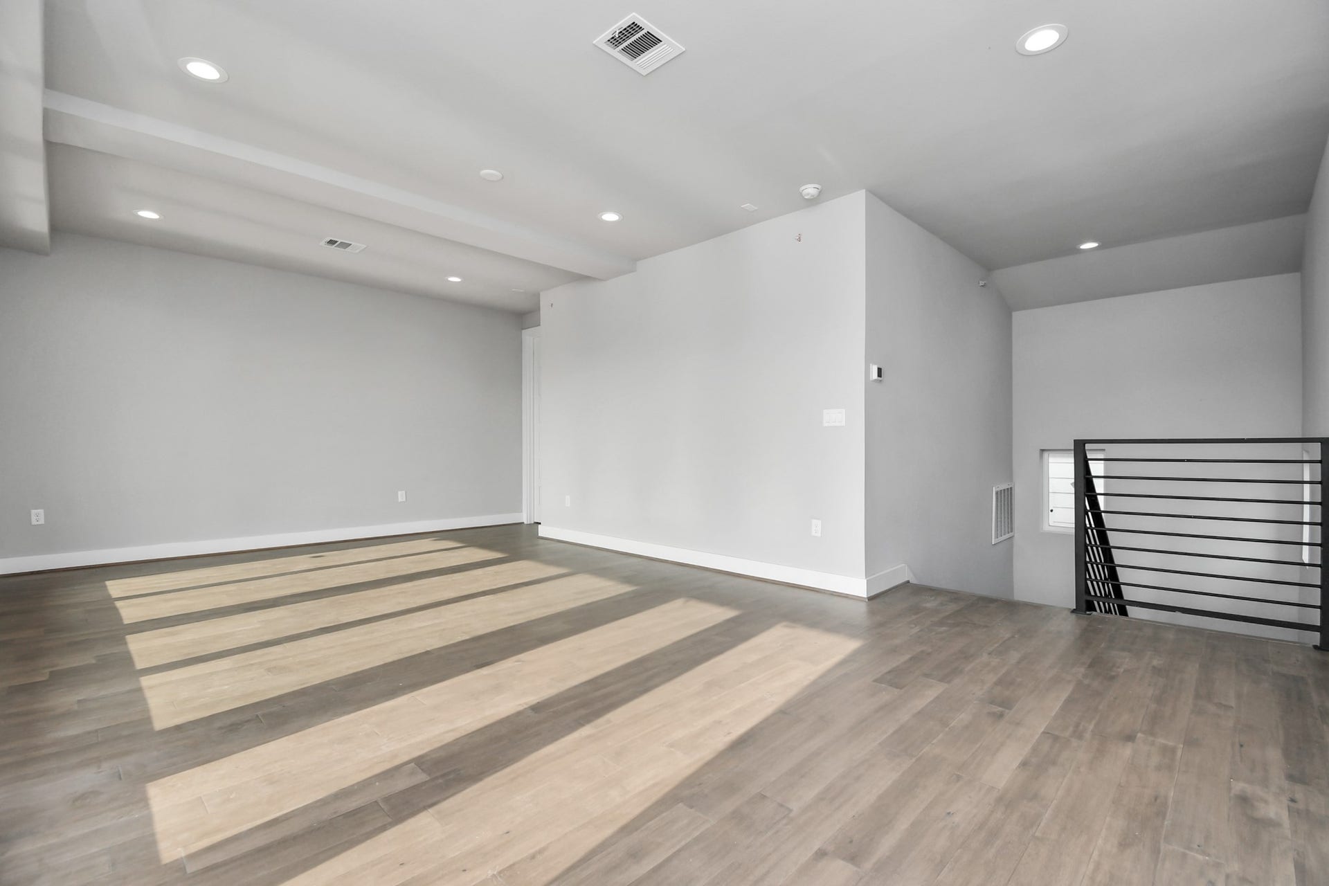 1320 Eberhard Street, Houston, TX 77019 1320 Eberhard Street, Houston, TX 77019