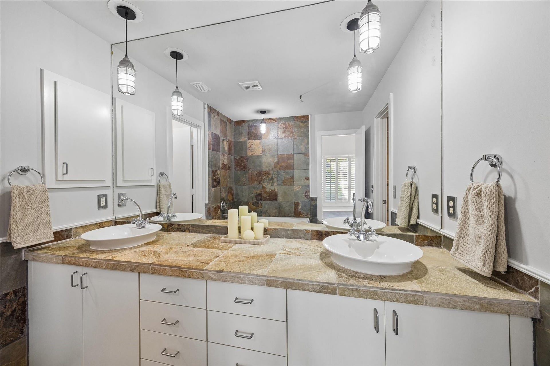 2009 Mason Street, Houston, TX 77006 2009 Mason Street, Houston, TX 77006