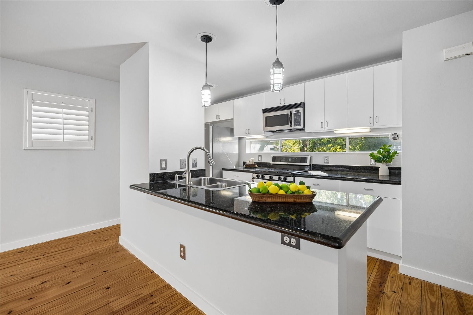 2009 Mason Street, Houston, TX 77006 2009 Mason Street, Houston, TX 77006
