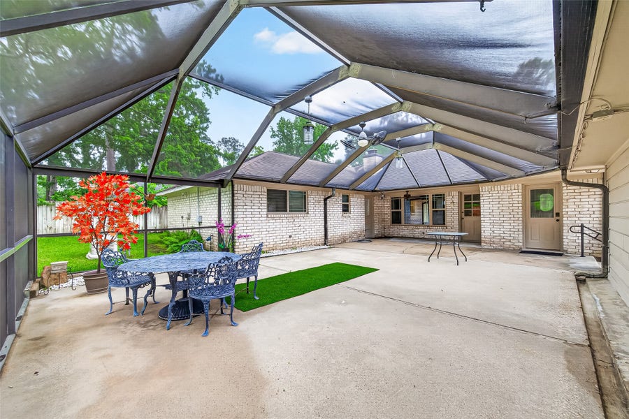 Property photo for 737 Holly Springs Drive, Conroe, TX
