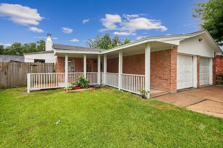 Property photo for 1809 Flamingo Drive, League City, TX
