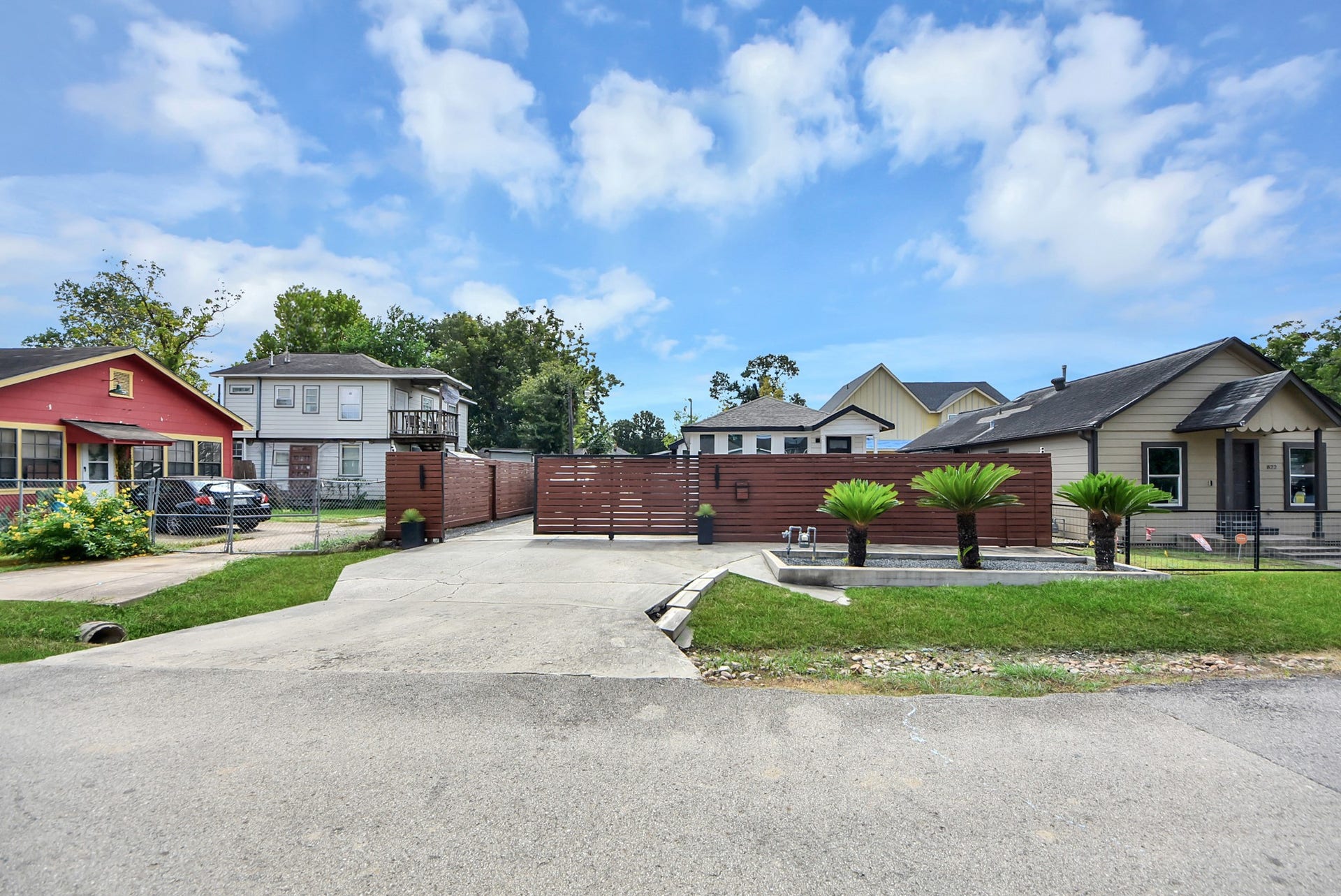 824 Wilkes Street, Houston, TX 77009 824 Wilkes Street, Houston, TX 77009