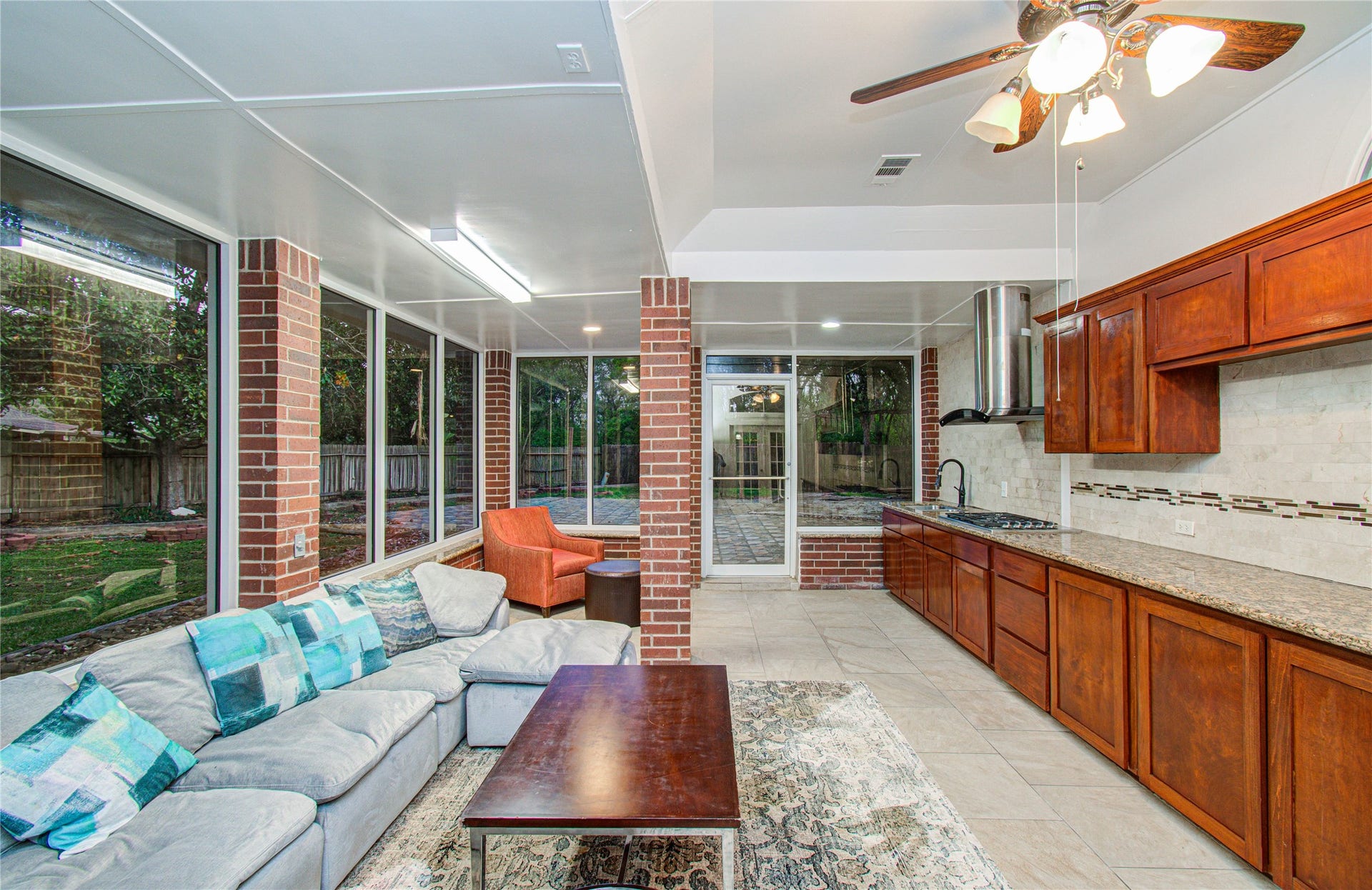7211 Cambridge Cove Circle, Missouri City, TX 77459 7211 Cambridge Cove Circle, Missouri City, TX 77459