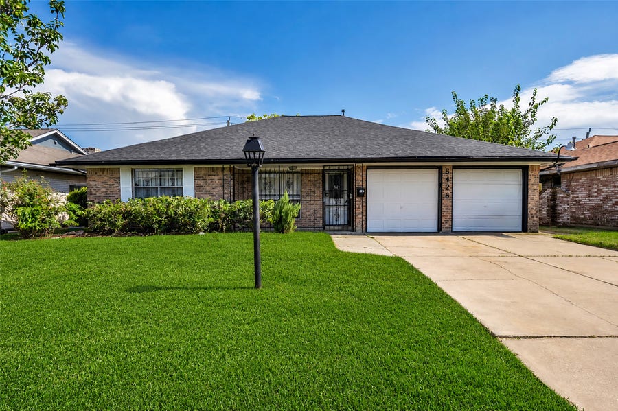 Property photo for 5426 Fairgreen Lane, Houston, TX