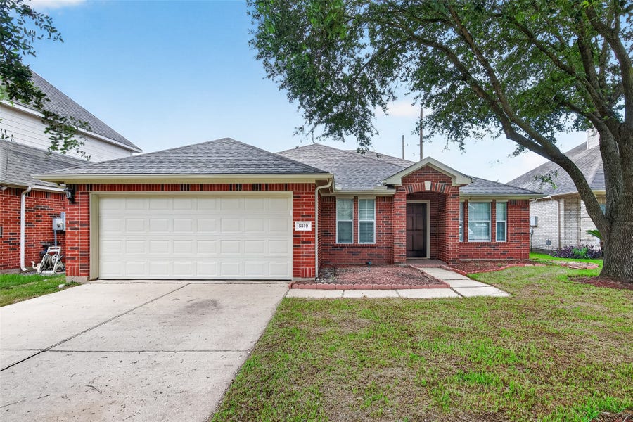 Property photo for 8810 Barron Wood Circle Circle, Houston, TX