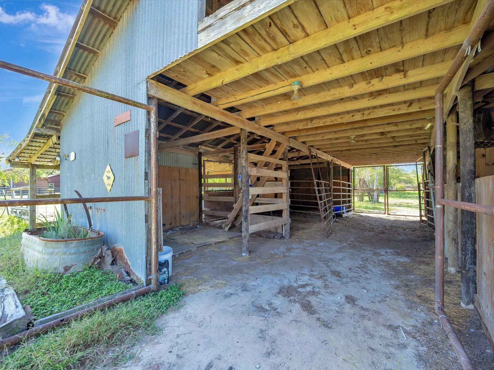 7230 Avenue L, Santa Fe, TX 77510 7230 Avenue L, Santa Fe, TX 77510