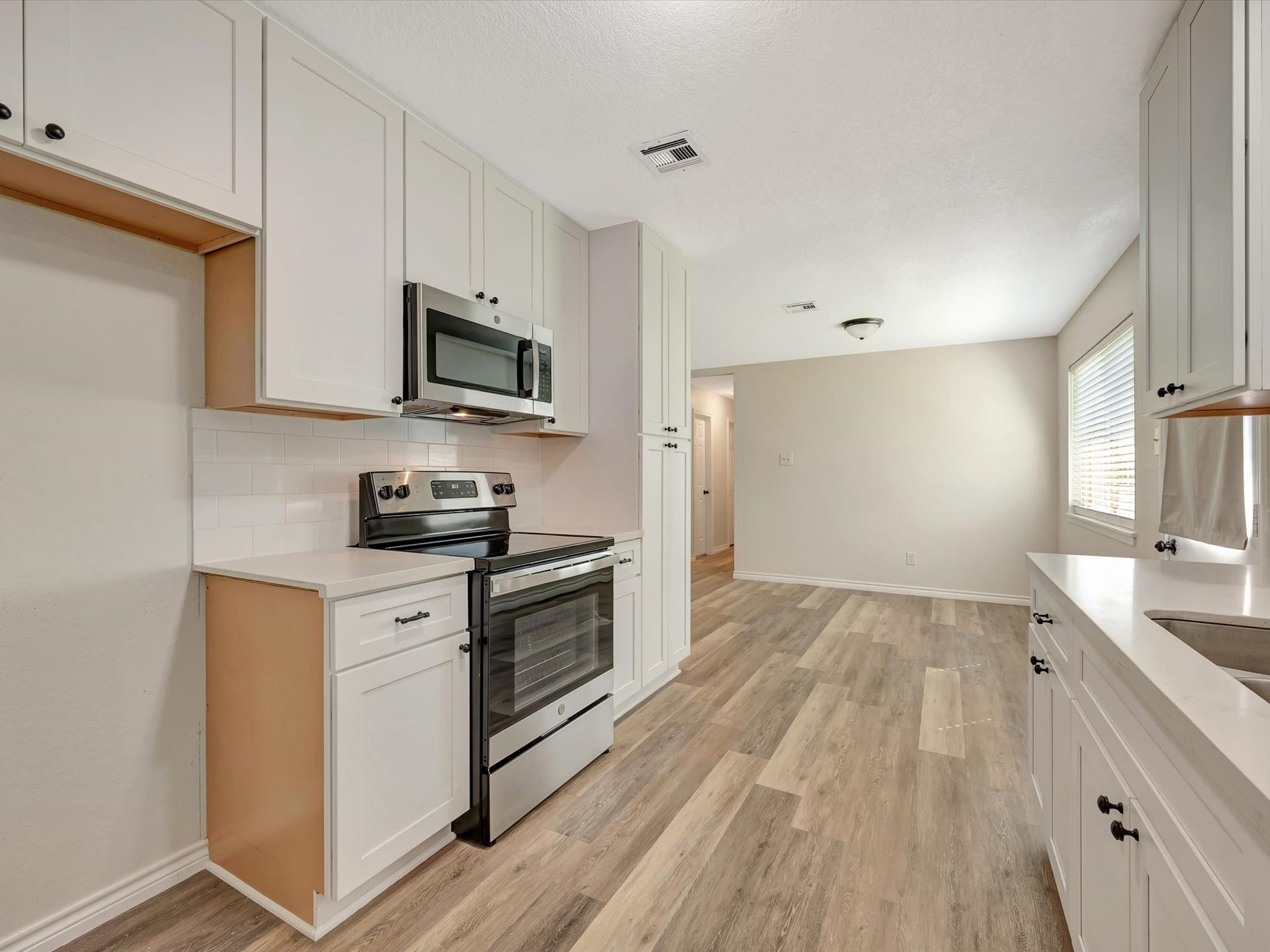 7230 Avenue L, Santa Fe, TX 77510 7230 Avenue L, Santa Fe, TX 77510