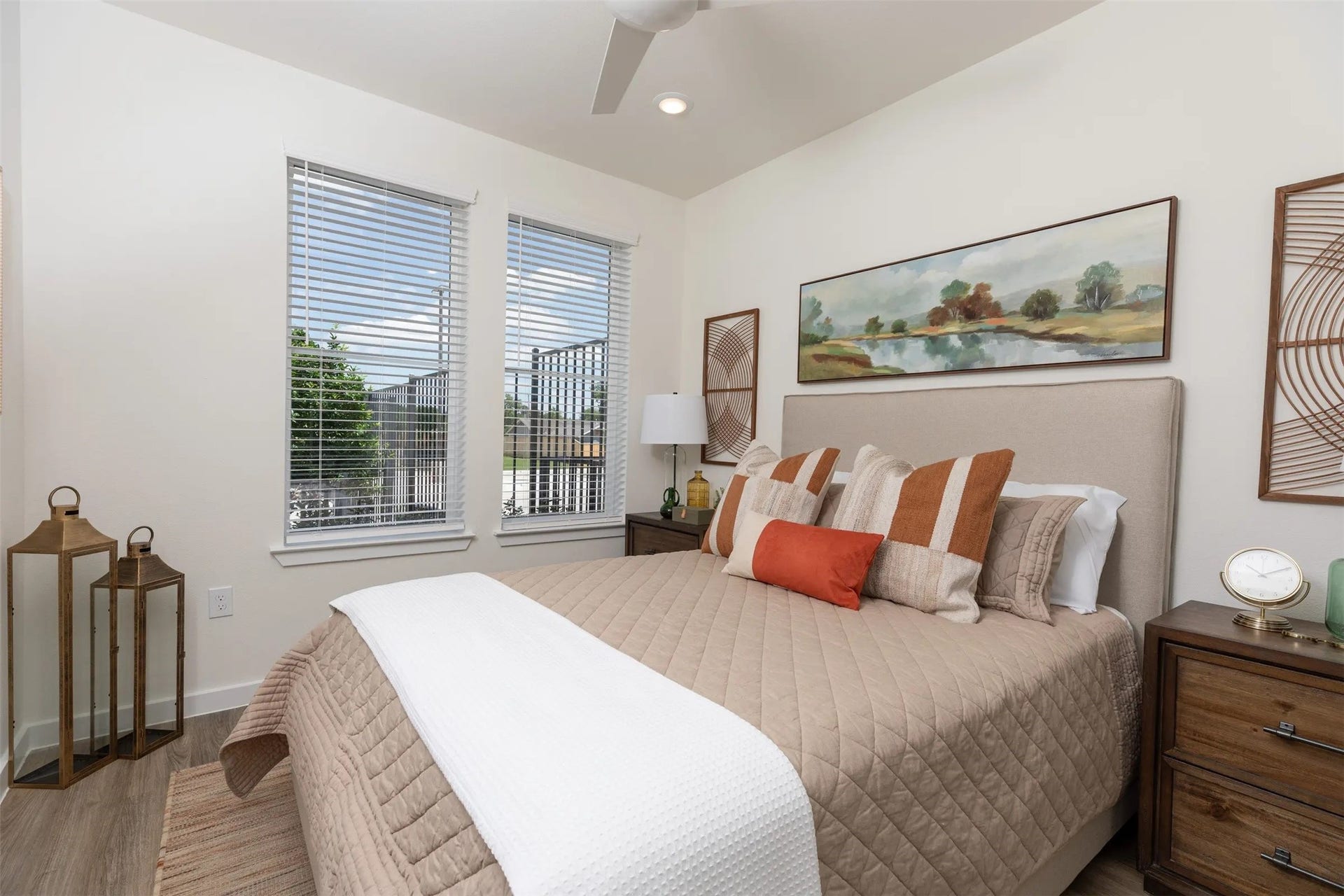 1690 North Loop, #307, Houston, TX 77009