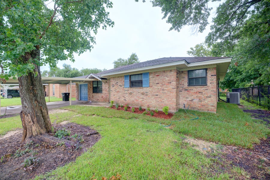 Property photo for 5535 Elm Springs Drive, Houston, TX